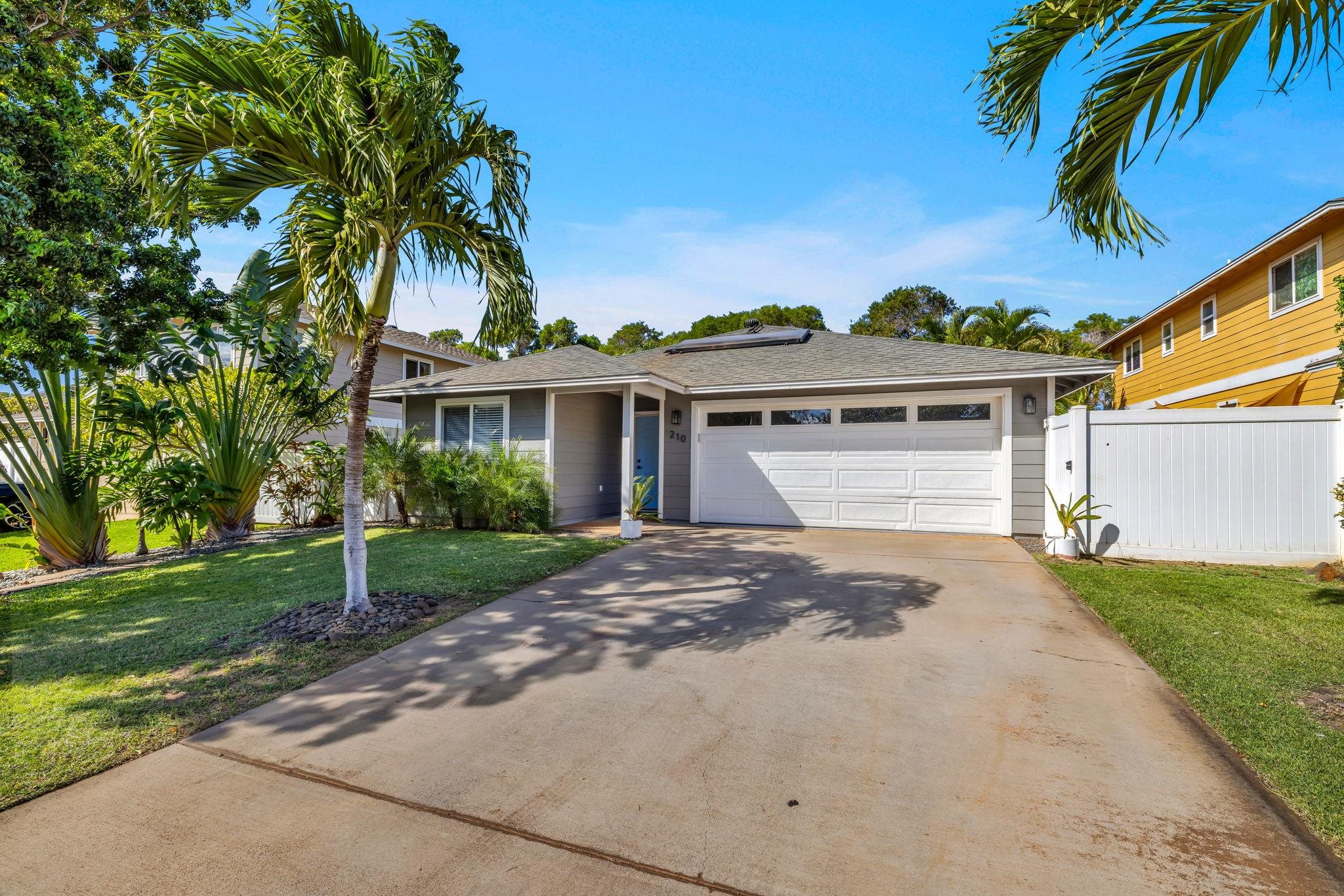 210  Luakahi Cir Kihei, Kihei home - photo 3 of 45
