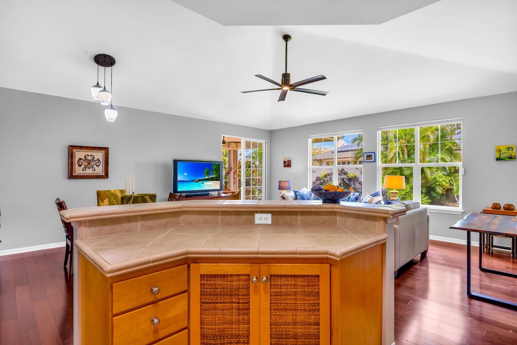 211  Kuli Puu St , Kihei home - photo 11 of 38