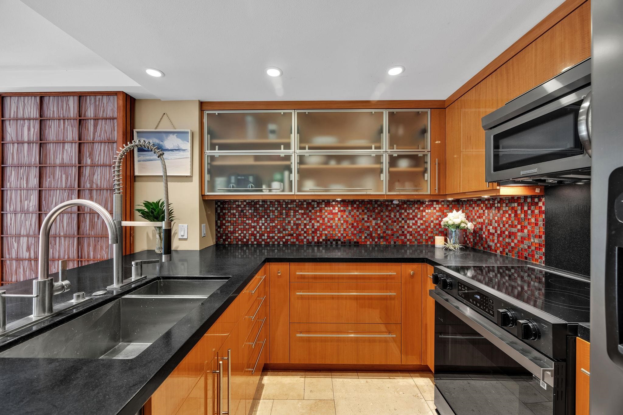 Kamoa Views condo # 206, Kihei, Hawaii - photo 14 of 50