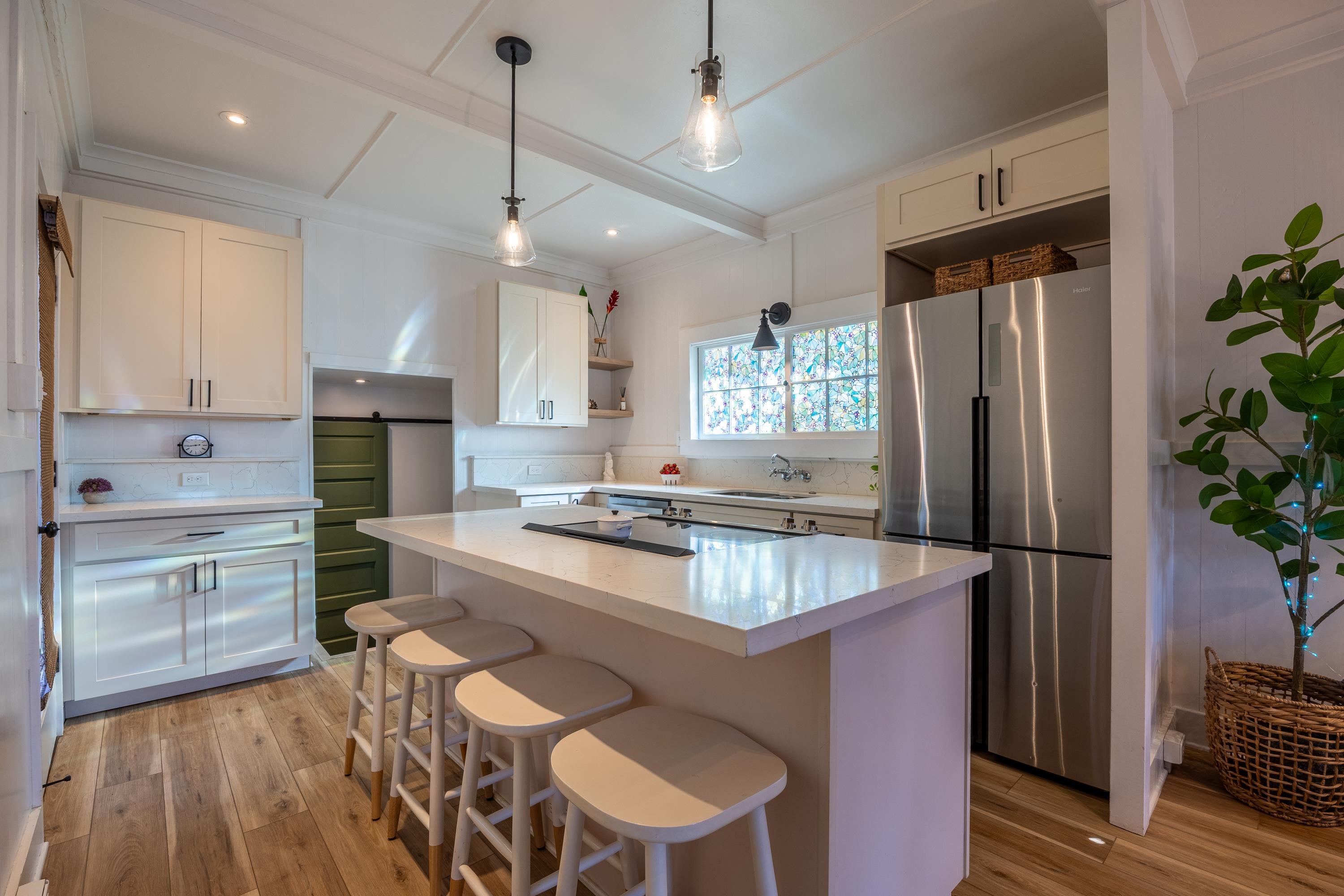 2126  Vineyard St Wailuku Town, Wailuku home - photo 12 of 47