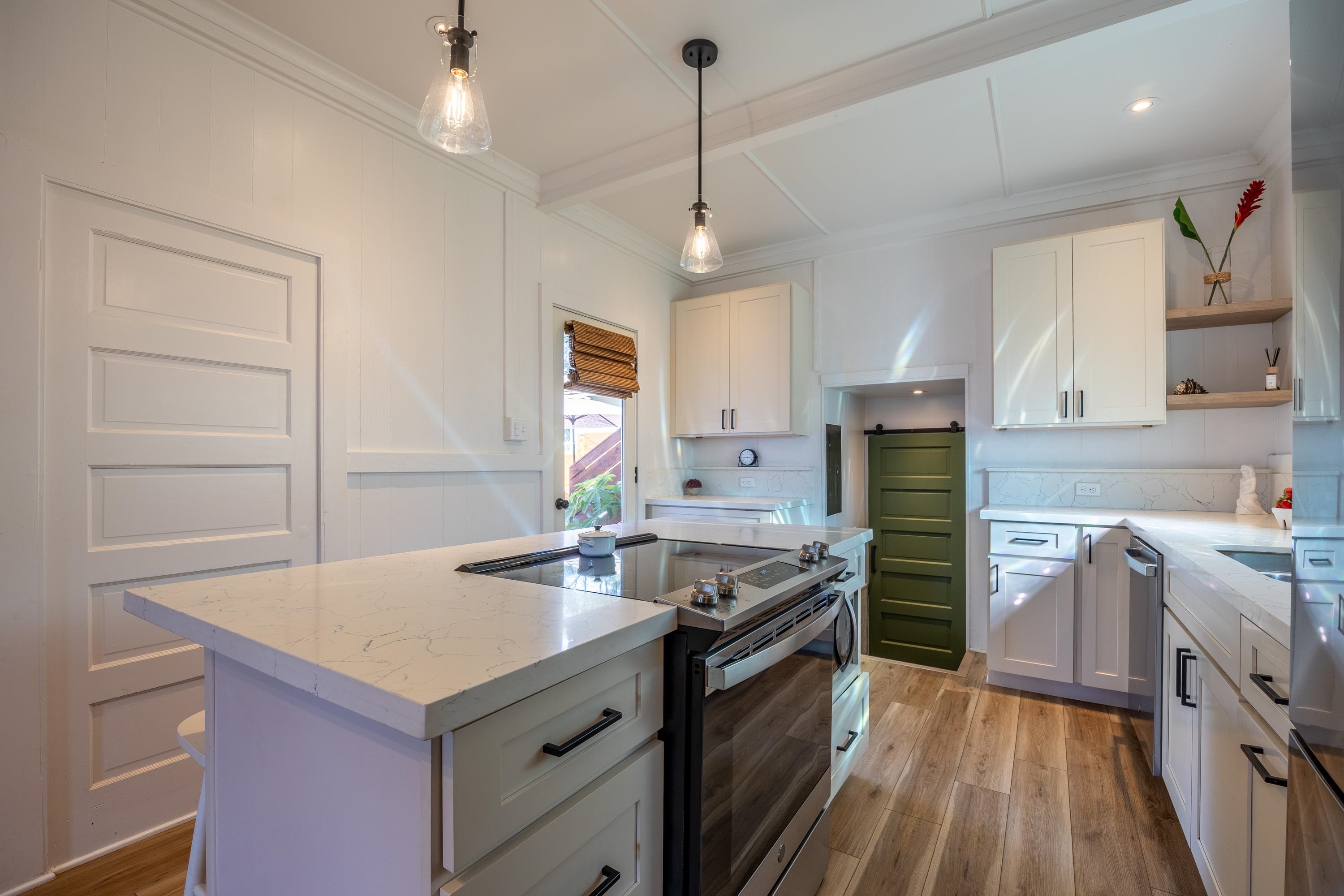 2126  Vineyard St Wailuku Town, Wailuku home - photo 14 of 47