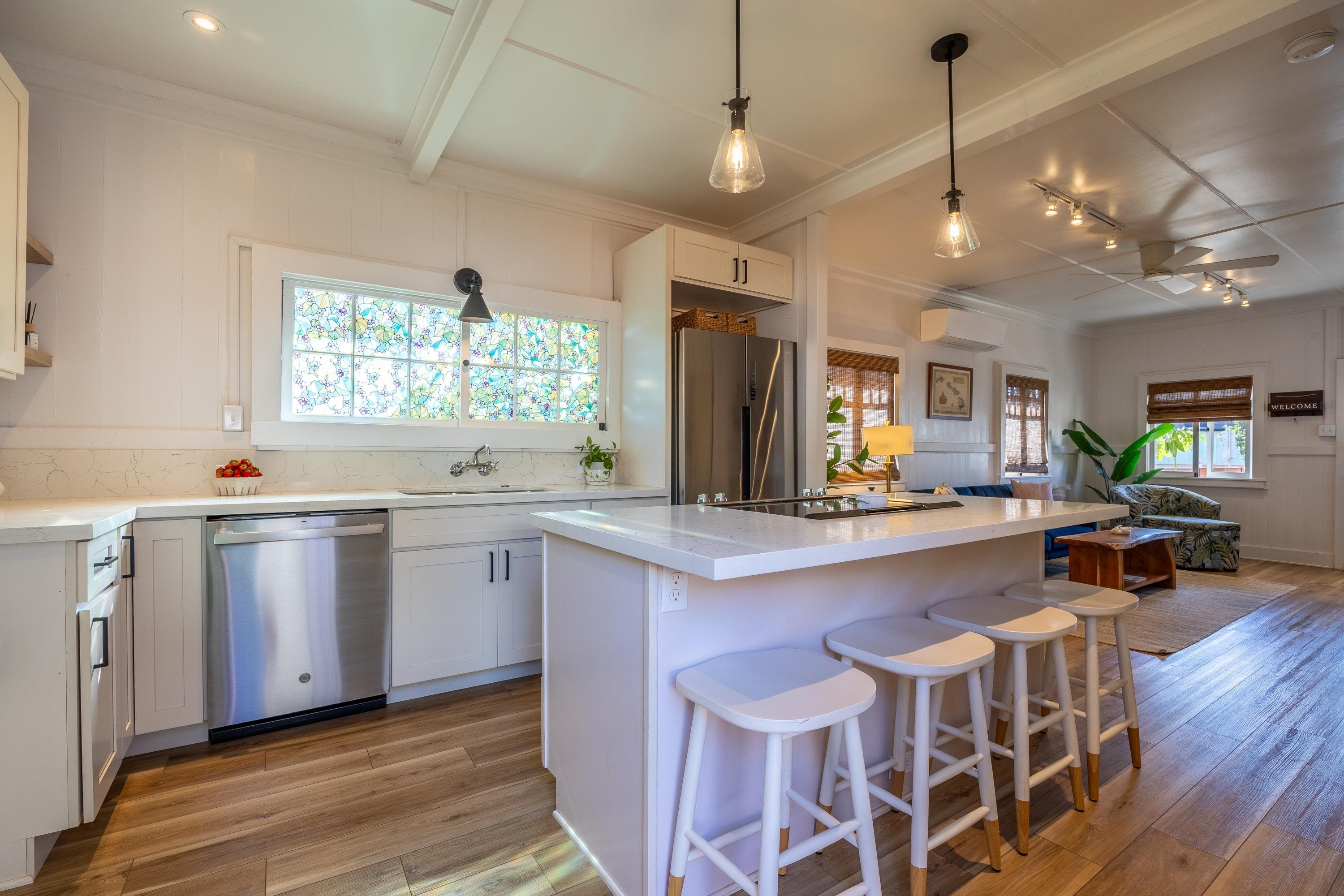 2126  Vineyard St Wailuku Town, Wailuku home - photo 15 of 47