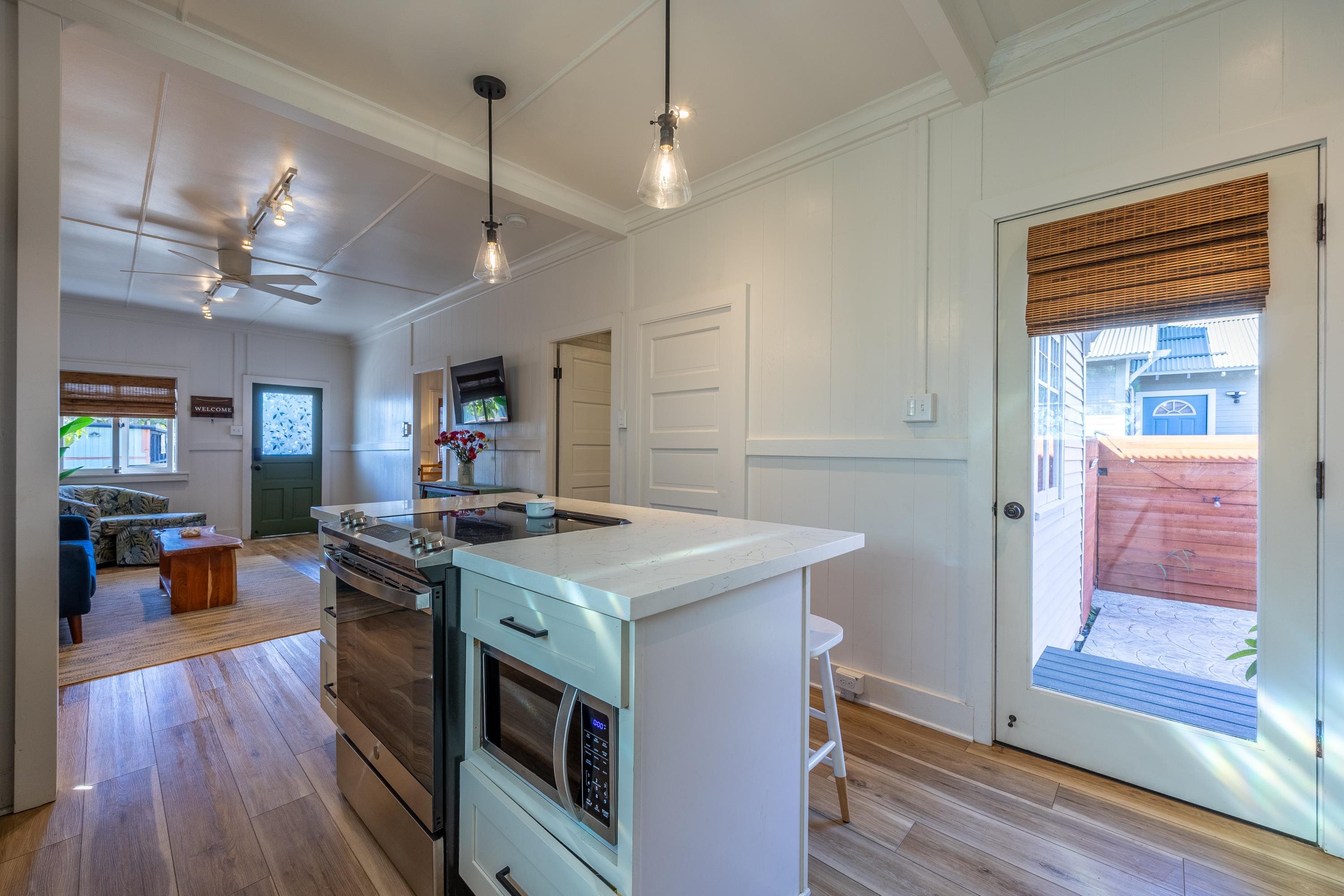 2126  Vineyard St Wailuku Town, Wailuku home - photo 18 of 47