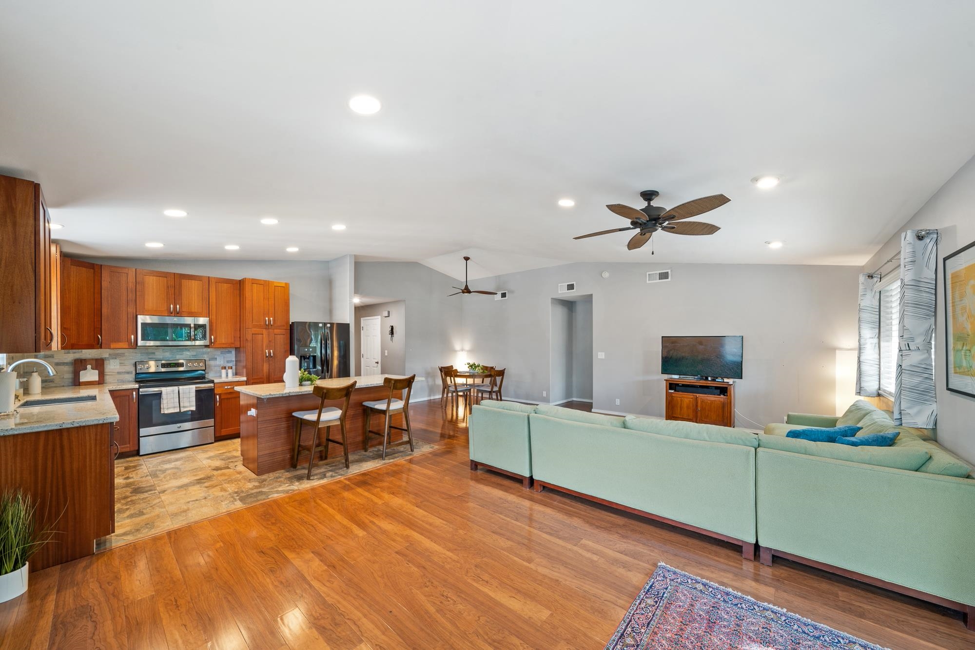 214  Kauhaa St Piilani Village, Kihei home - photo 6 of 45