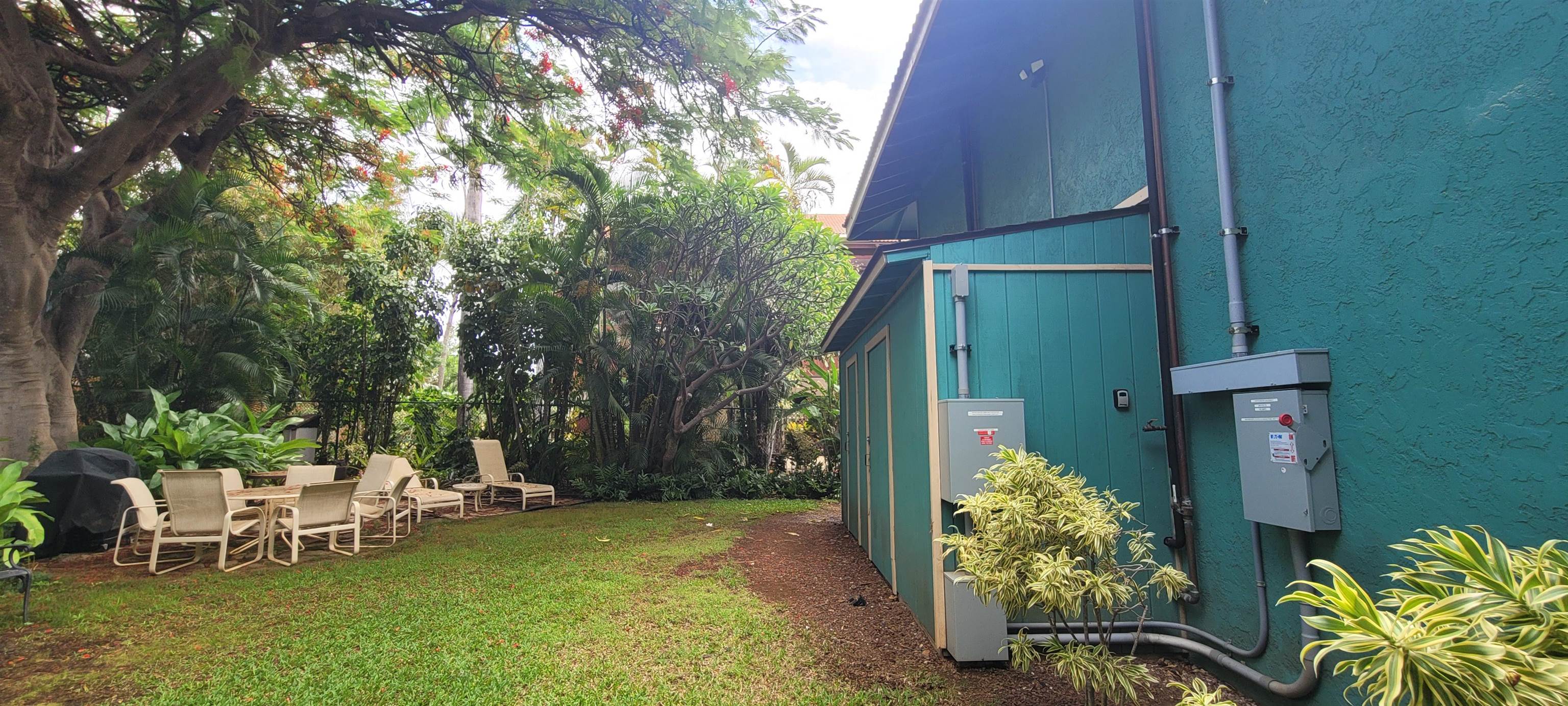 Bay Vista Apts condo # 10, Kihei, Hawaii - photo 2 of 16