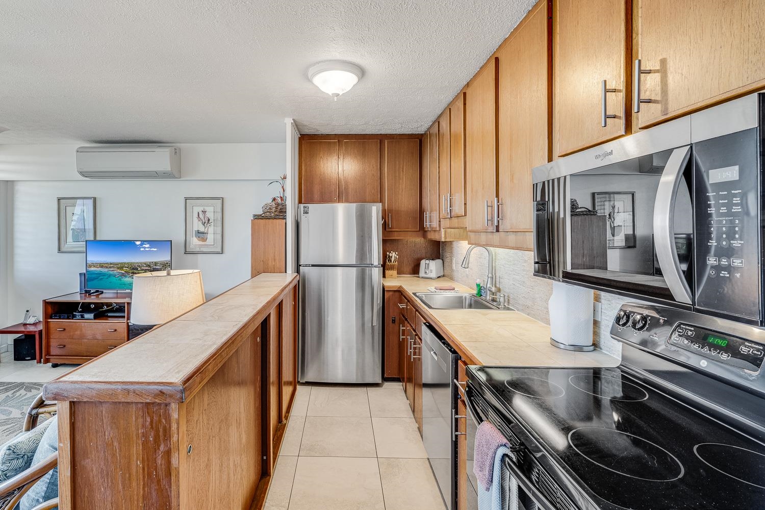 Punahoa Beach Apts condo # 302, Kihei, Hawaii - photo 14 of 48