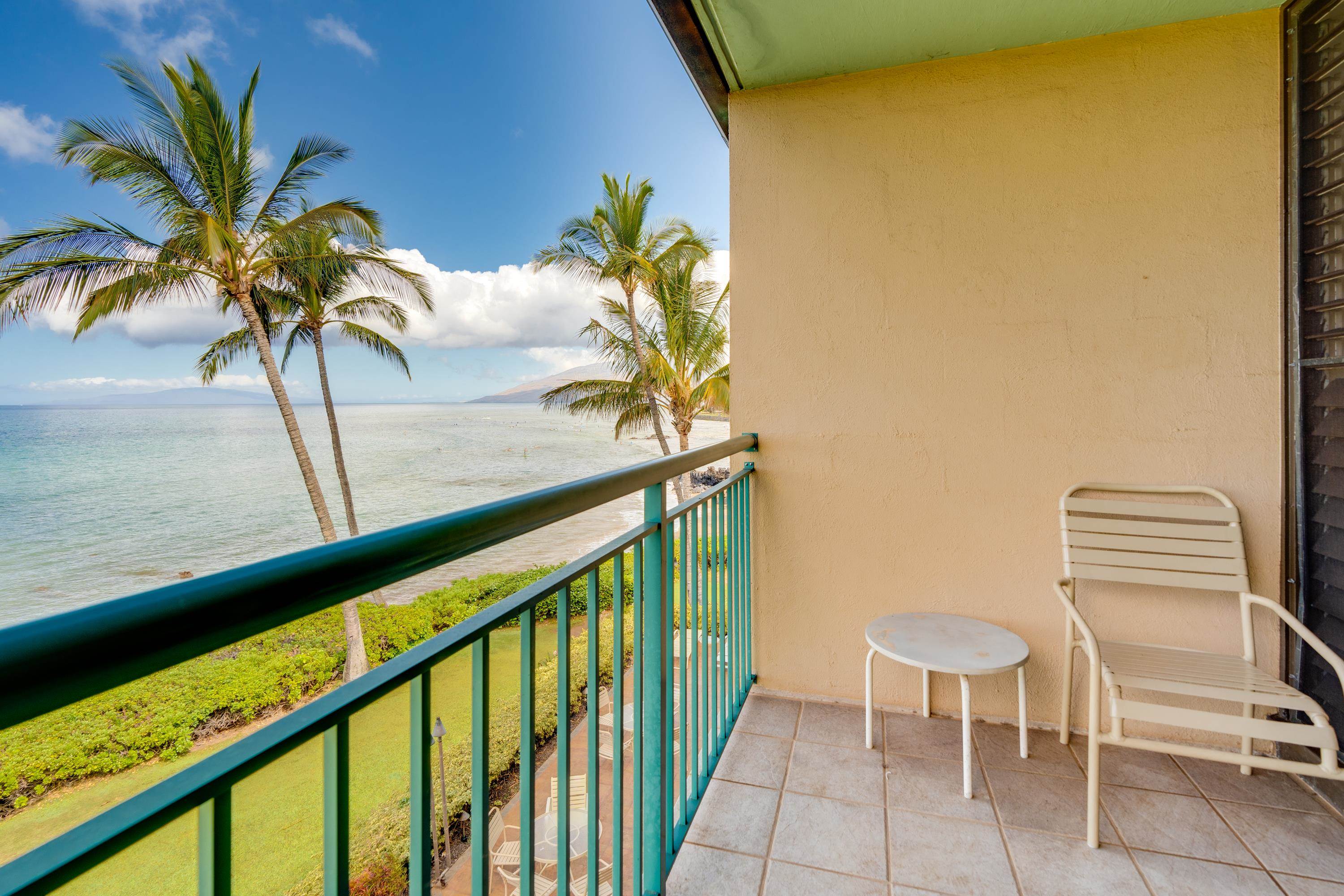 Punahoa Beach Apts condo # 303, Kihei, Hawaii - photo 4 of 25