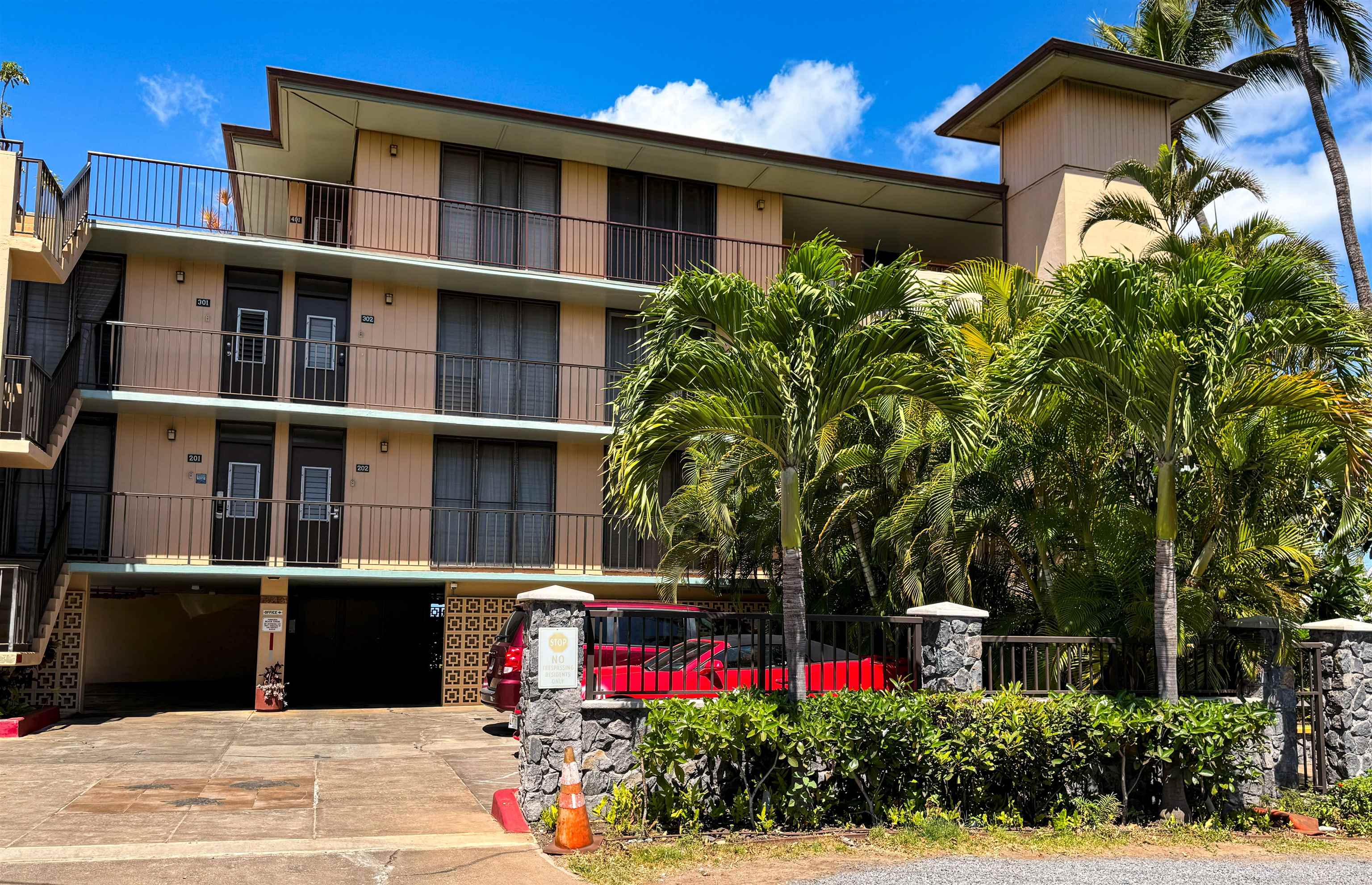 Punahoa Beach Apts condo # 304, Kihei, Hawaii - photo 4 of 44