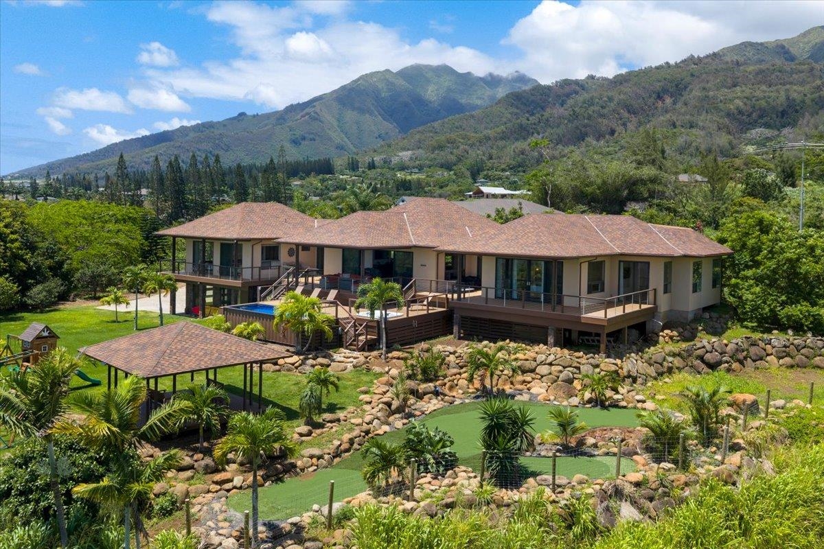 2150  Kamaile St , Wailuku home - photo 6 of 50