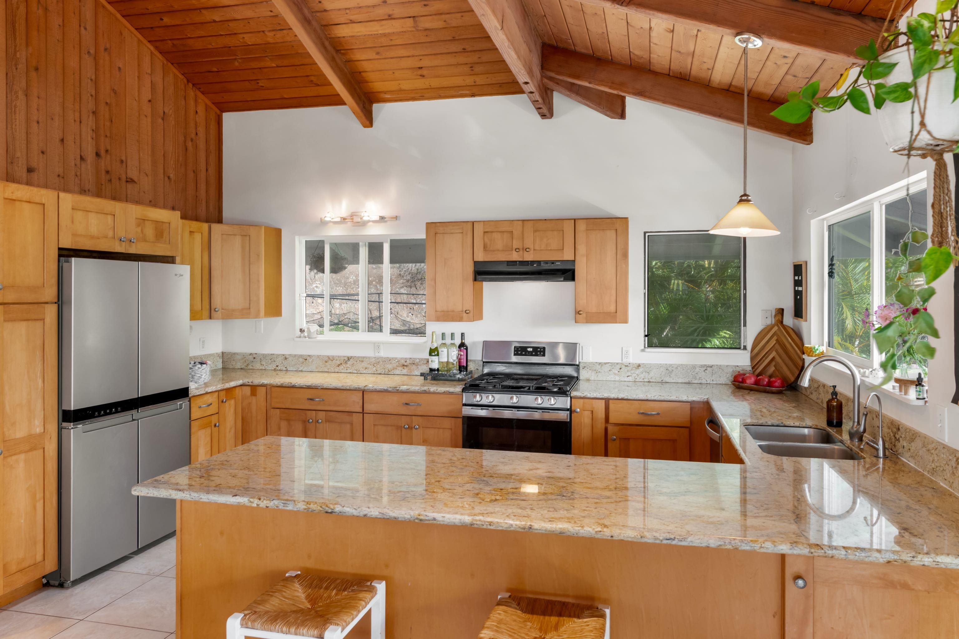 216  Keoni Pl , Kula/Ulupalakua/Kanaio home - photo 5 of 29