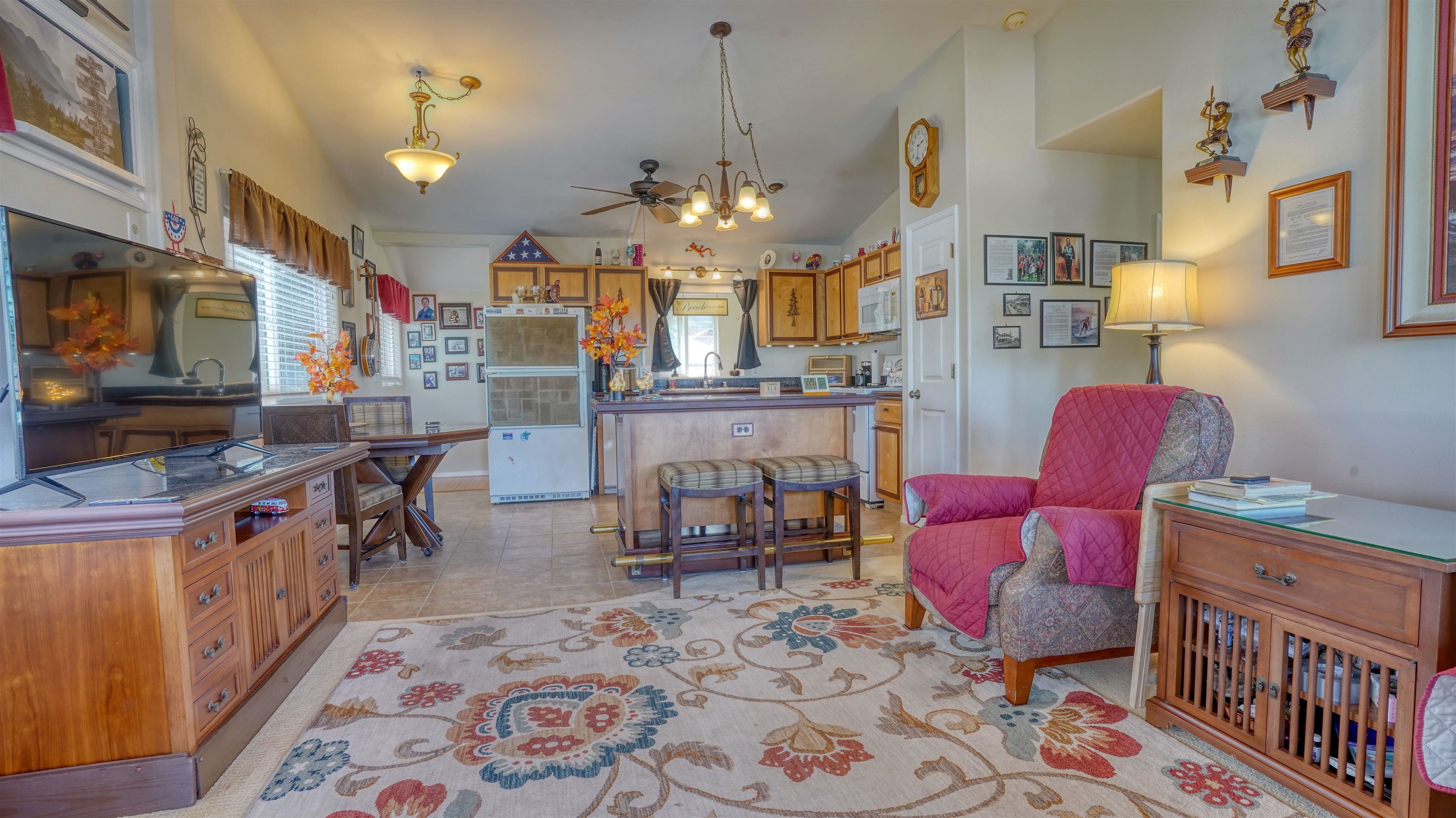 2170  Kahawai St Happy Valley, Wailuku home - photo 11 of 49