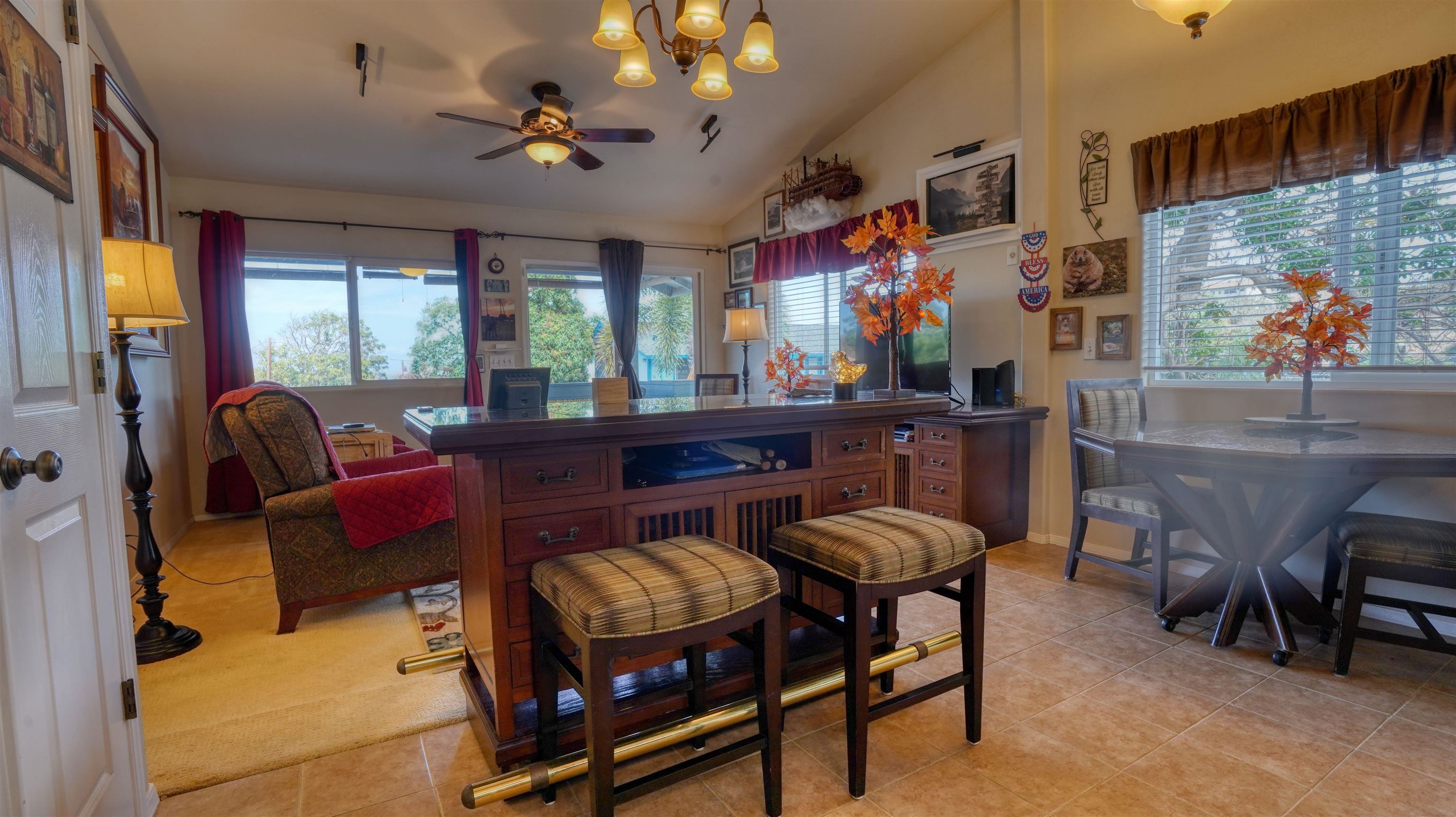 2170  Kahawai St Happy Valley, Wailuku home - photo 17 of 49