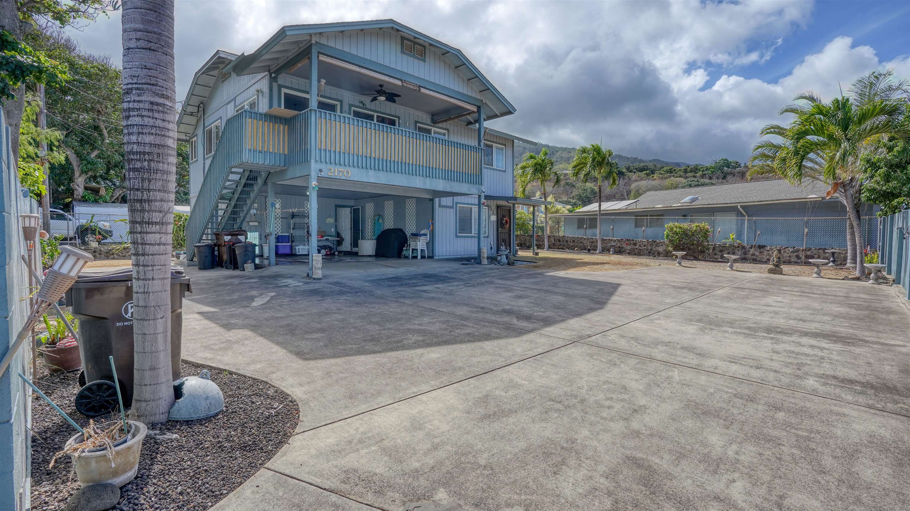 2170  Kahawai St Happy Valley, Wailuku home - photo 3 of 49