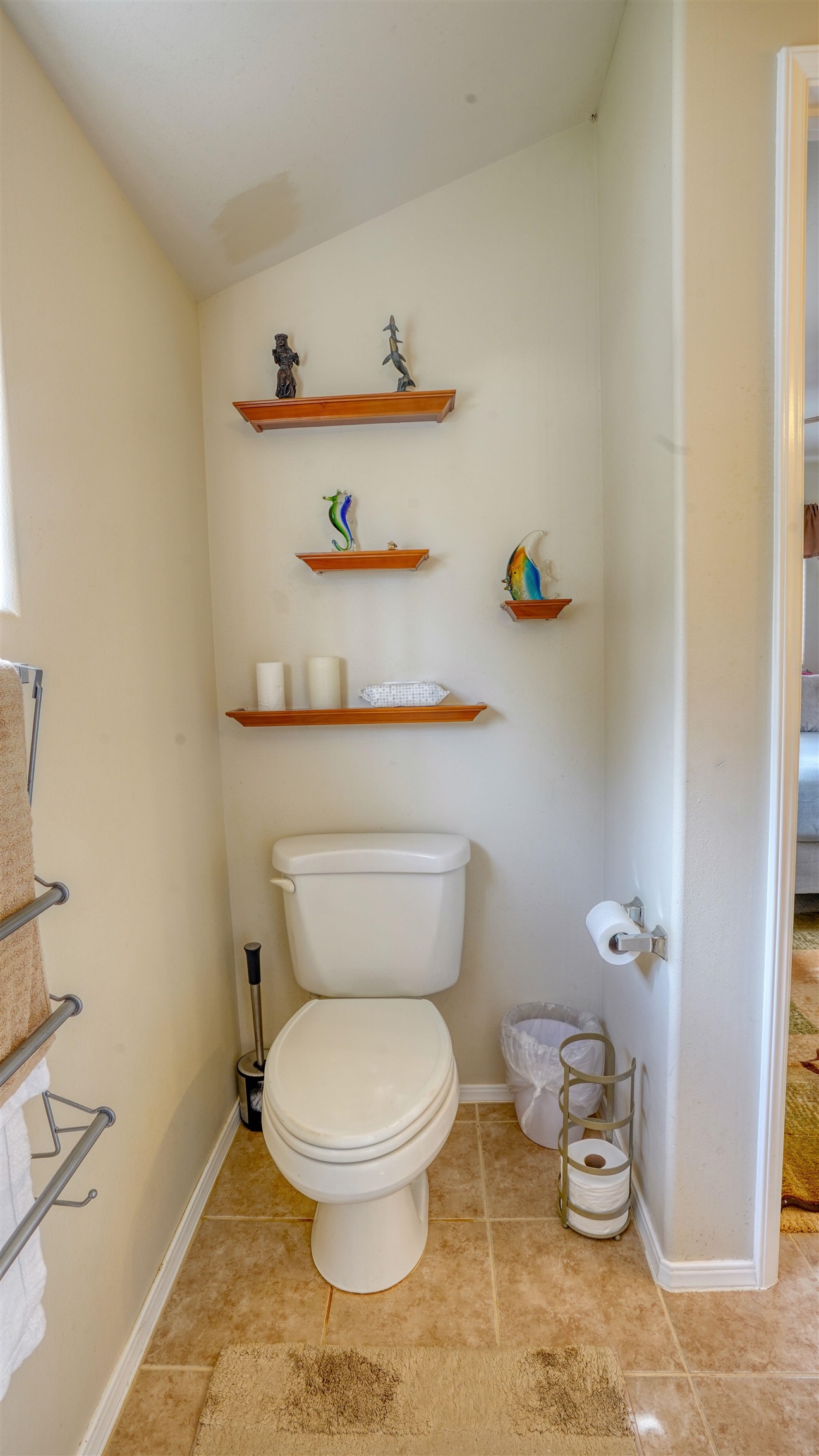 2170  Kahawai St Happy Valley, Wailuku home - photo 22 of 47