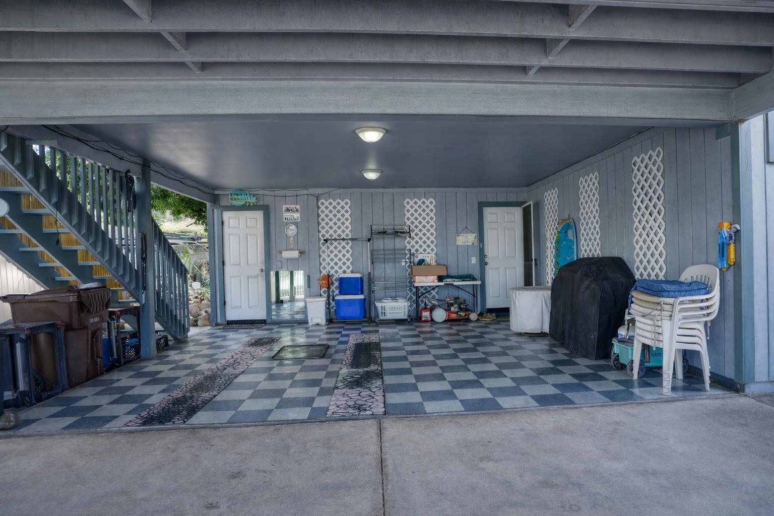 2170  Kahawai St Happy Valley, Wailuku home - photo 4 of 47