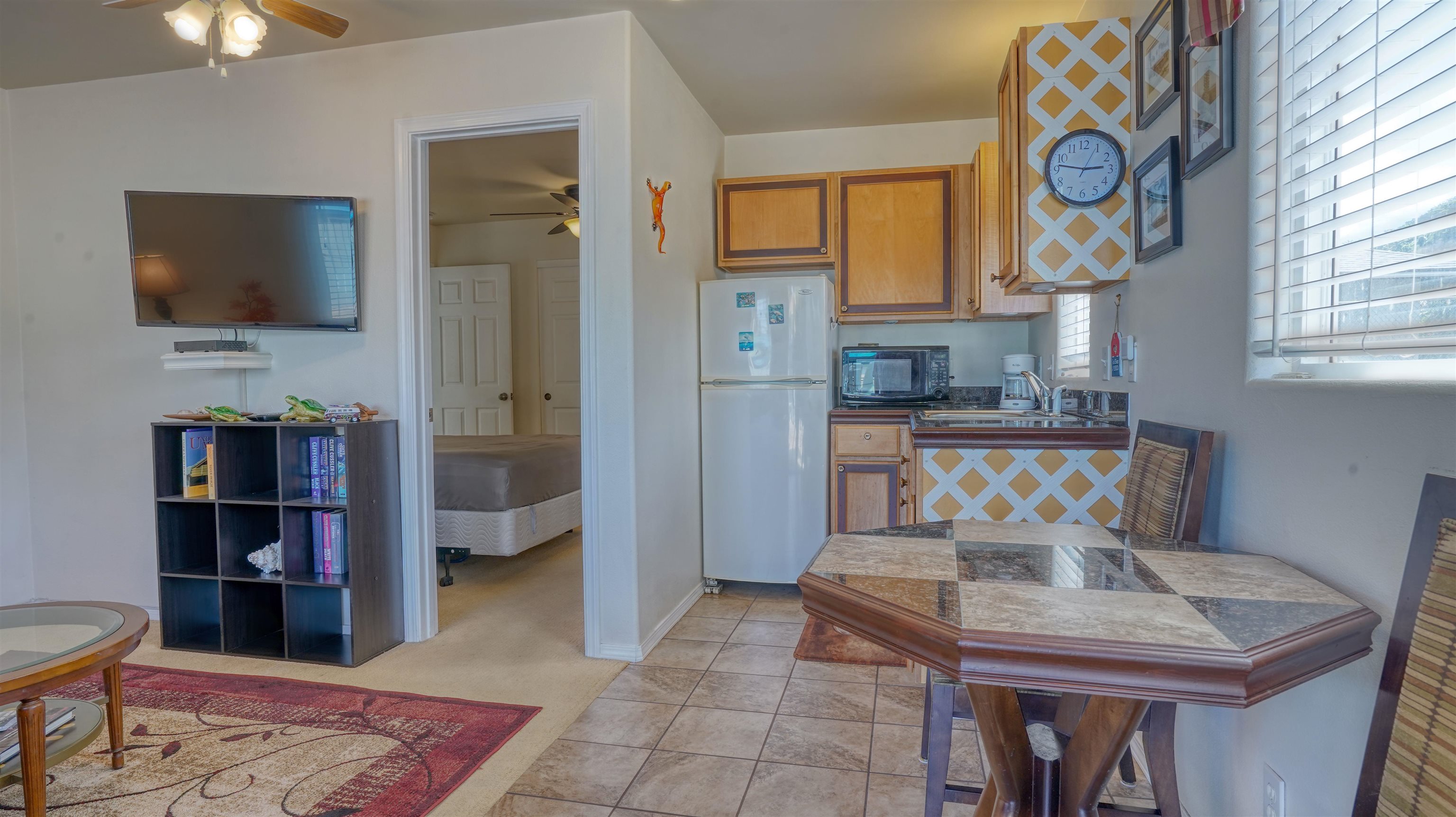 2170  Kahawai St Happy Valley, Wailuku home - photo 38 of 47