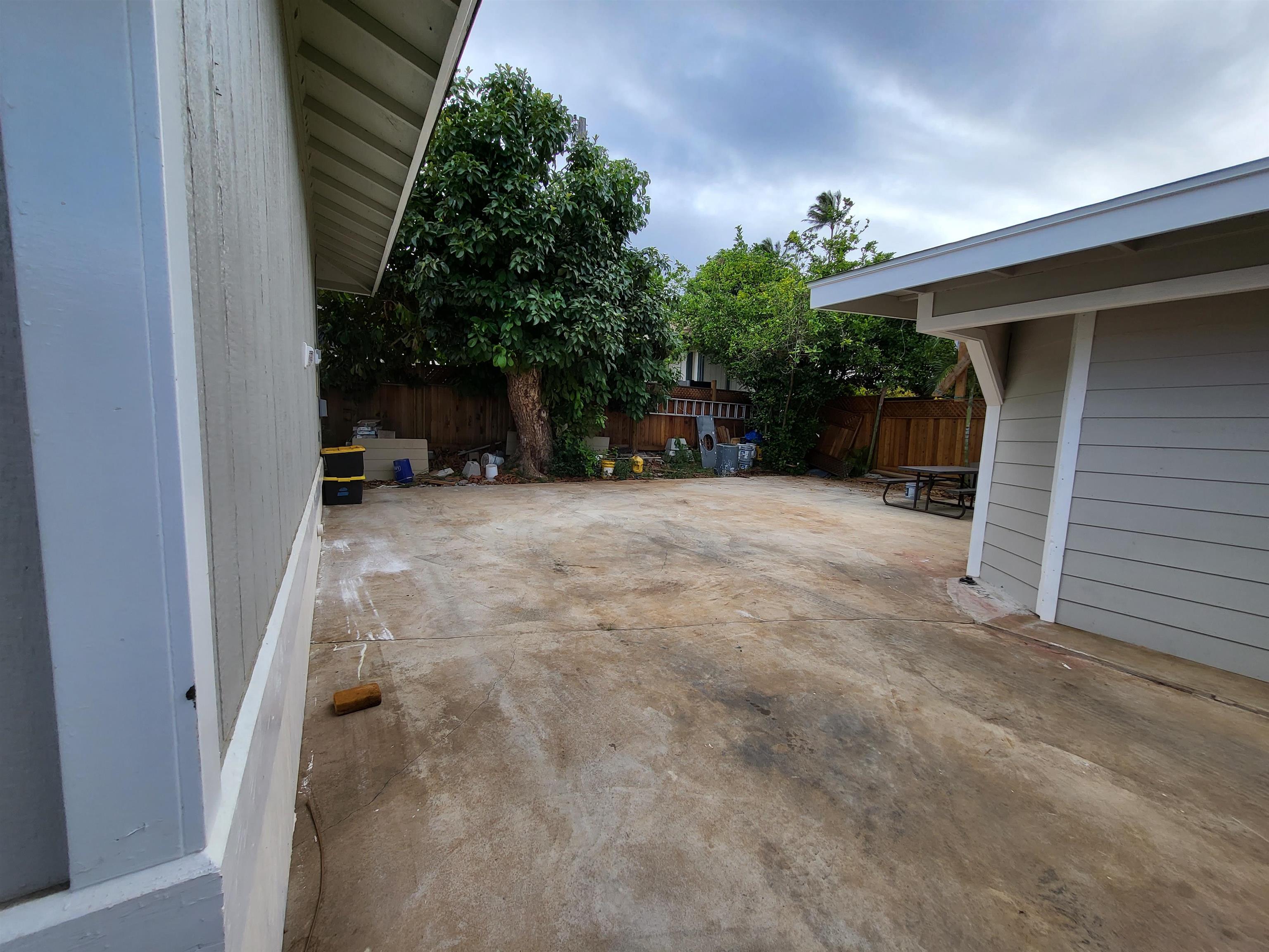 2170  Kahookele St , Wailuku home - photo 11 of 11