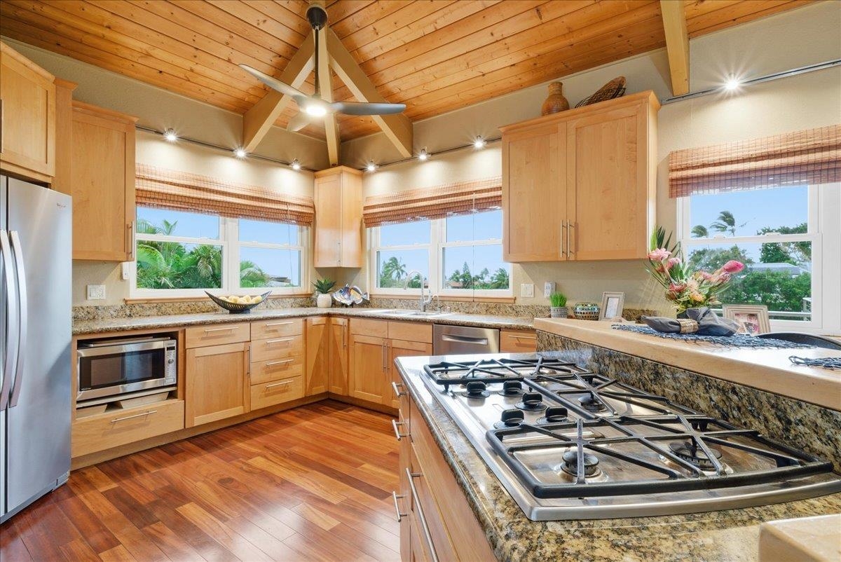 2174  Aluna Pl , Kihei home - photo 9 of 50