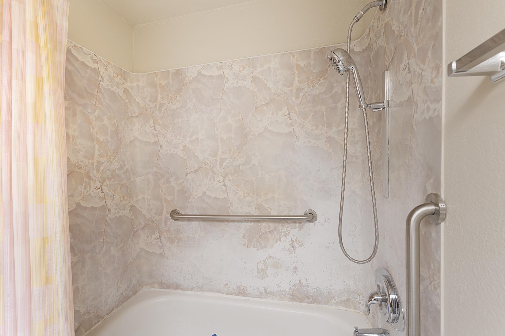 Iao Gardens condo # 307, Wailuku, Hawaii - photo 20 of 29