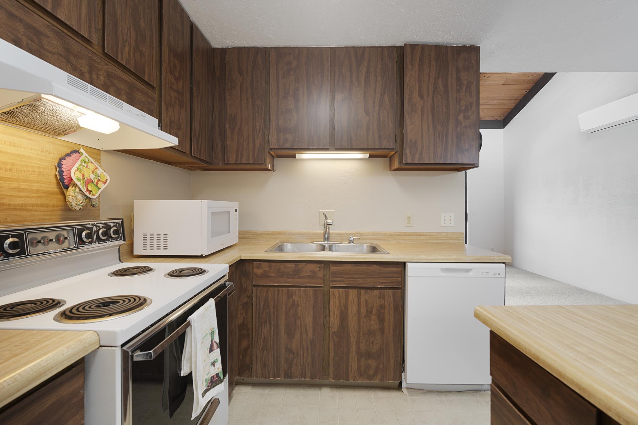 Iao Gardens condo # 307, Wailuku, Hawaii - photo 8 of 29