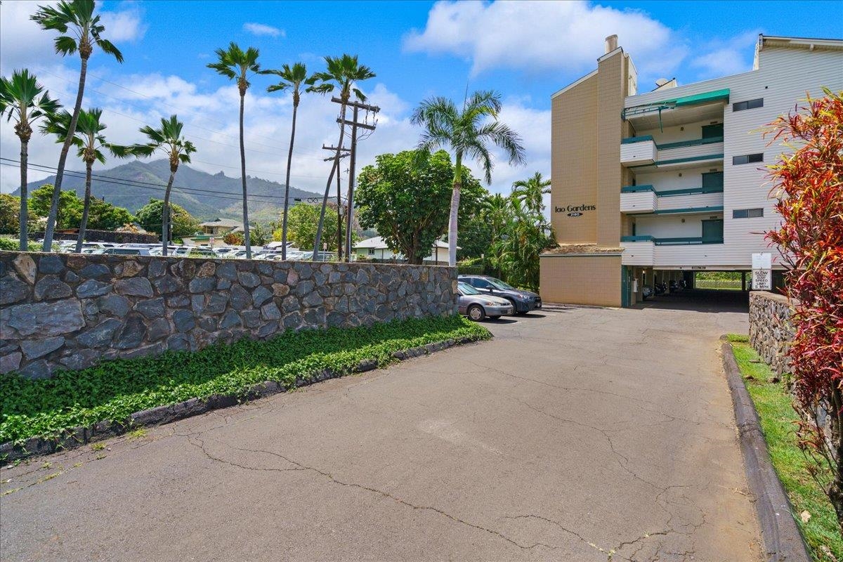 Iao Gardens condo # 308, Wailuku, Hawaii - photo 2 of 41