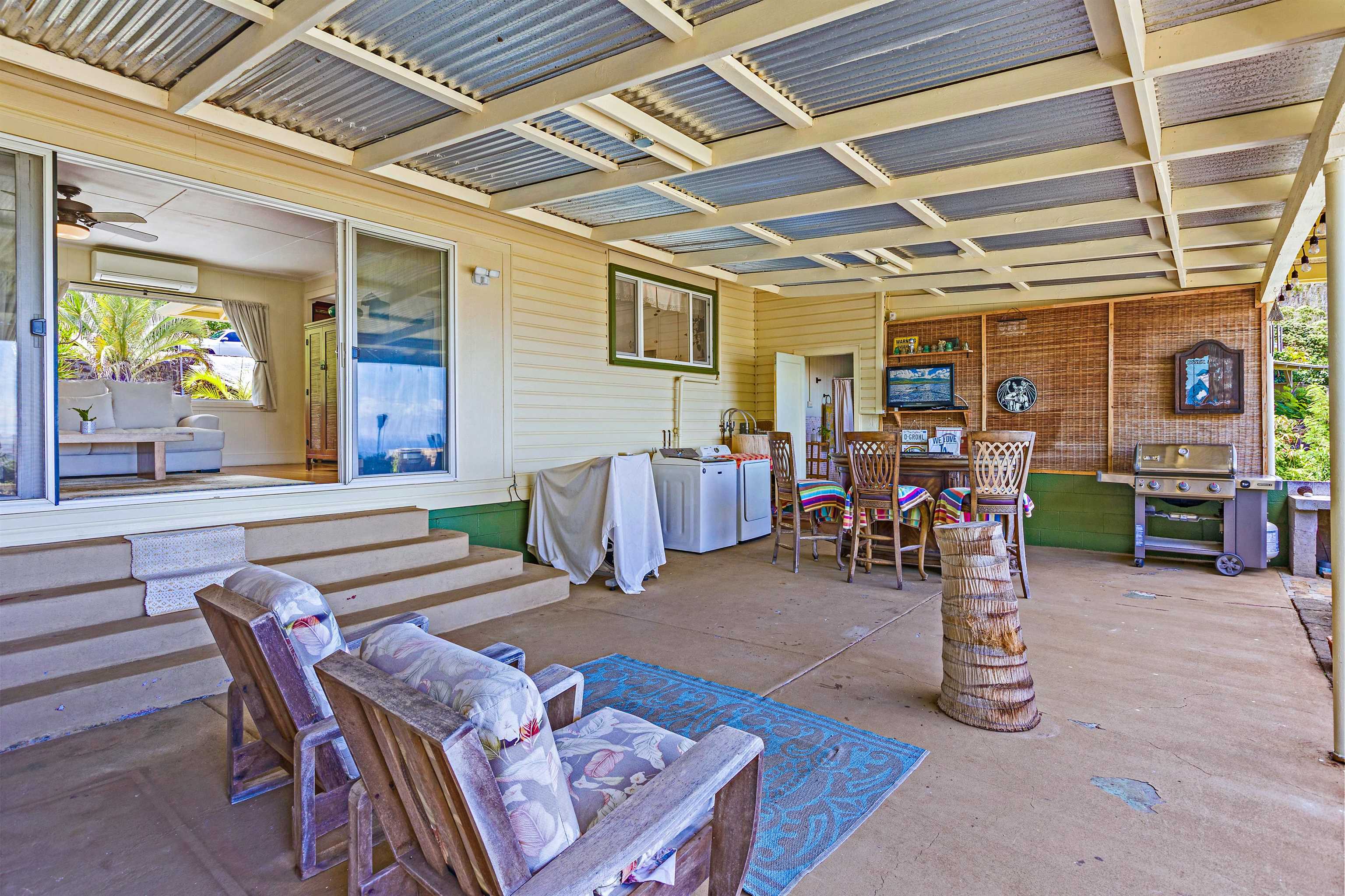 219  Ekoa Pl Wailuku Heights, Wailuku home - photo 28 of 50