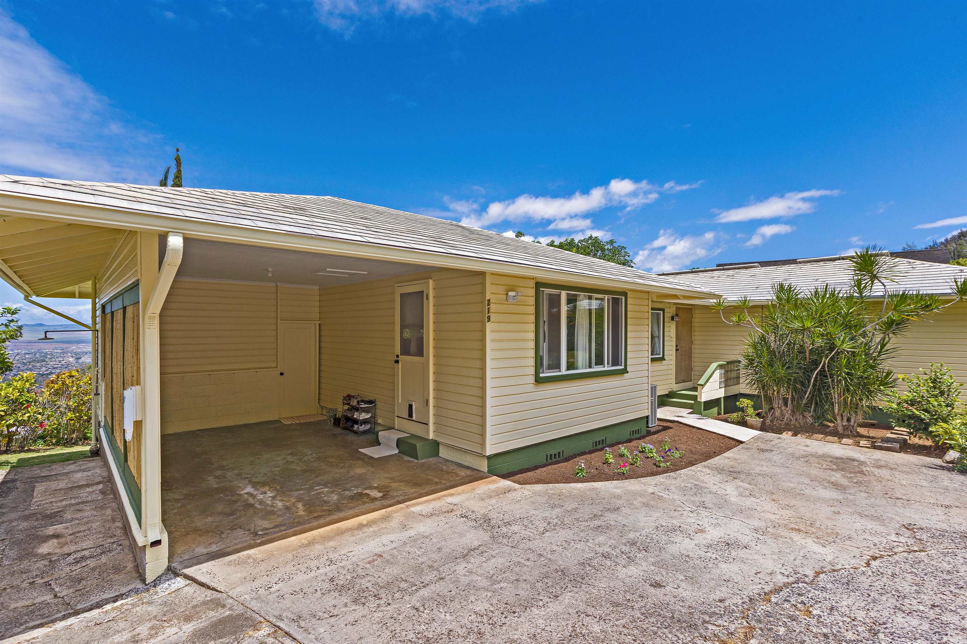 219  Ekoa Pl Wailuku Heights, Wailuku home - photo 30 of 44
