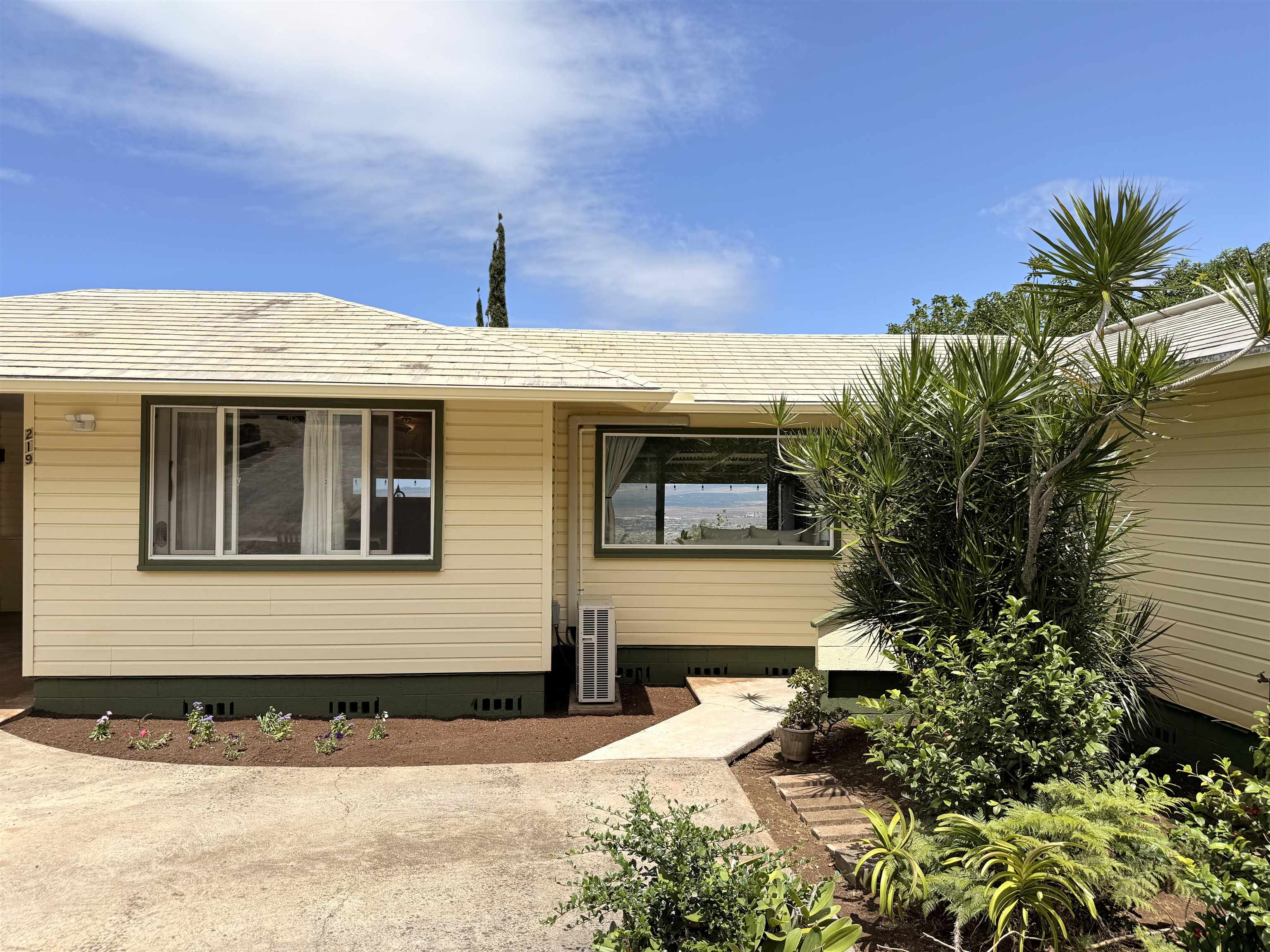219  Ekoa Pl Wailuku Heights, Wailuku home - photo 42 of 50