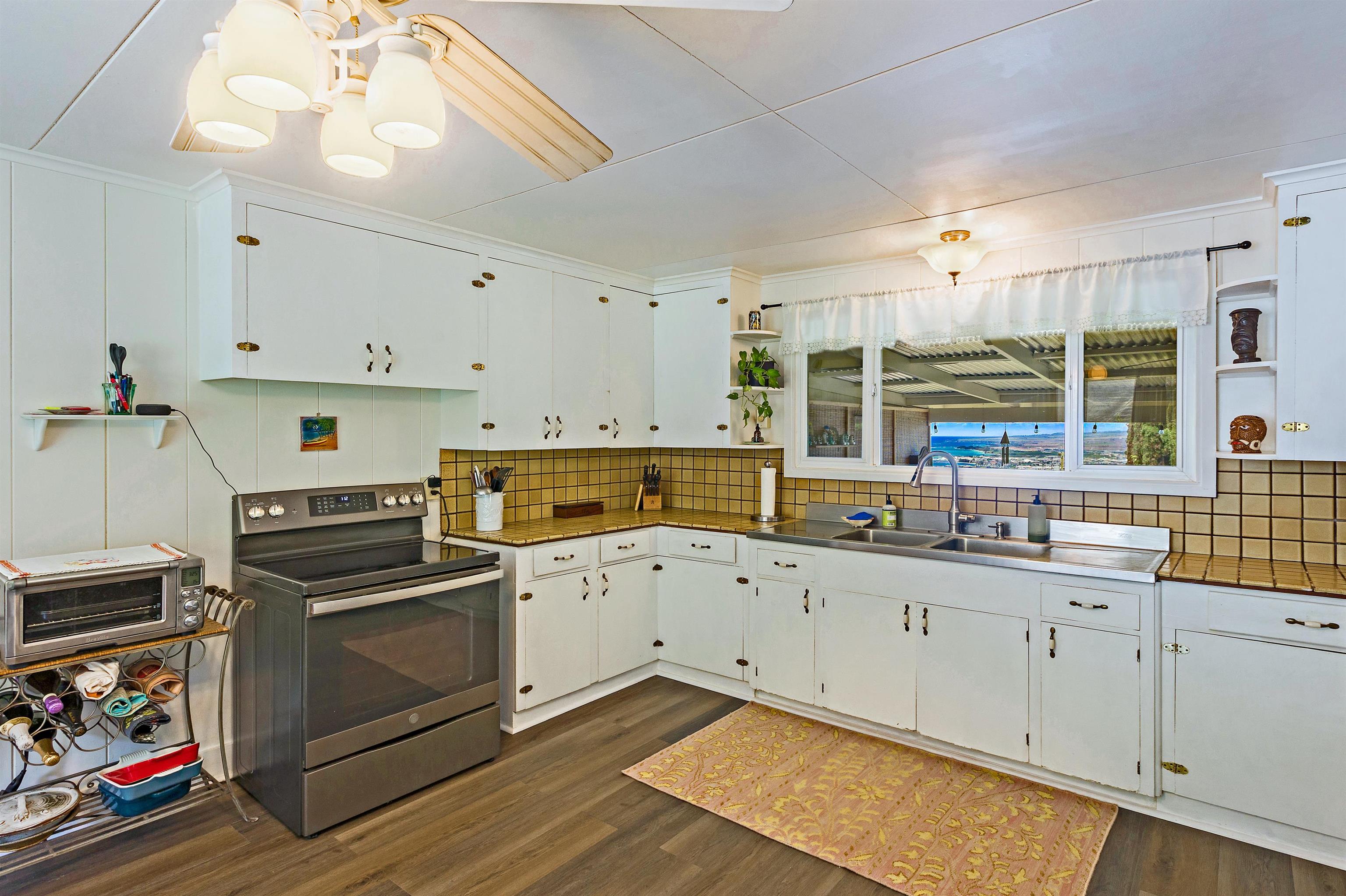 219  Ekoa Pl Wailuku Heights, Wailuku home - photo 6 of 44