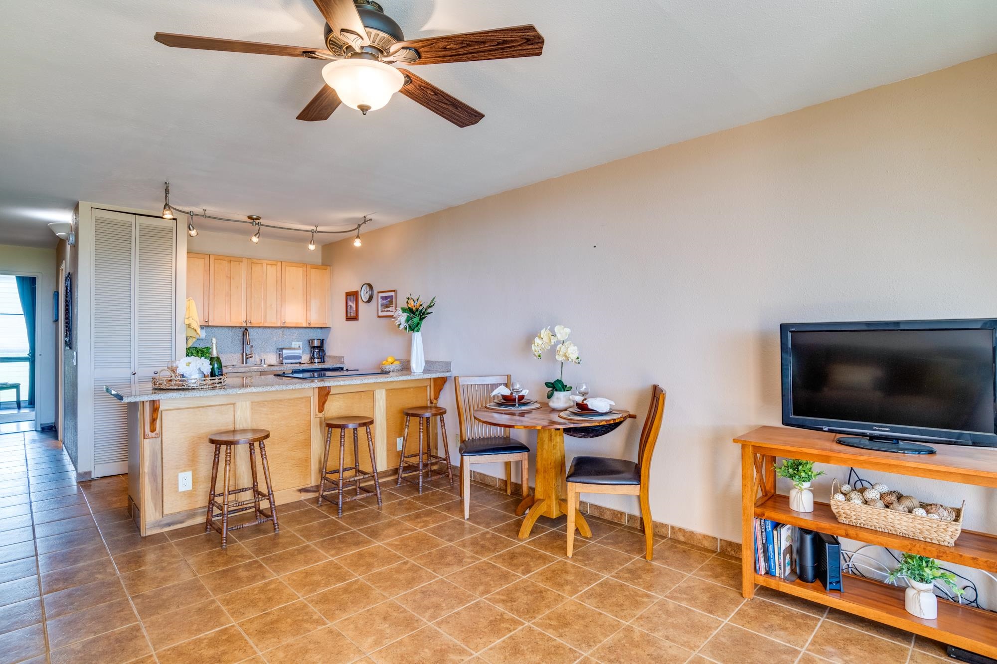 Maui Vista condo # 2317, Kihei, Hawaii - photo 4 of 32