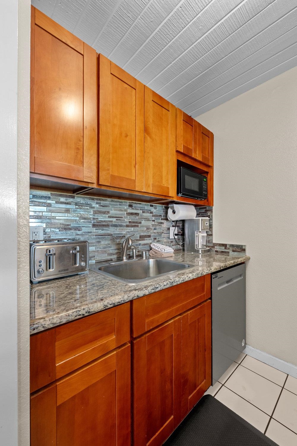 Maui Vista condo # 2413, Kihei, Hawaii - photo 16 of 32