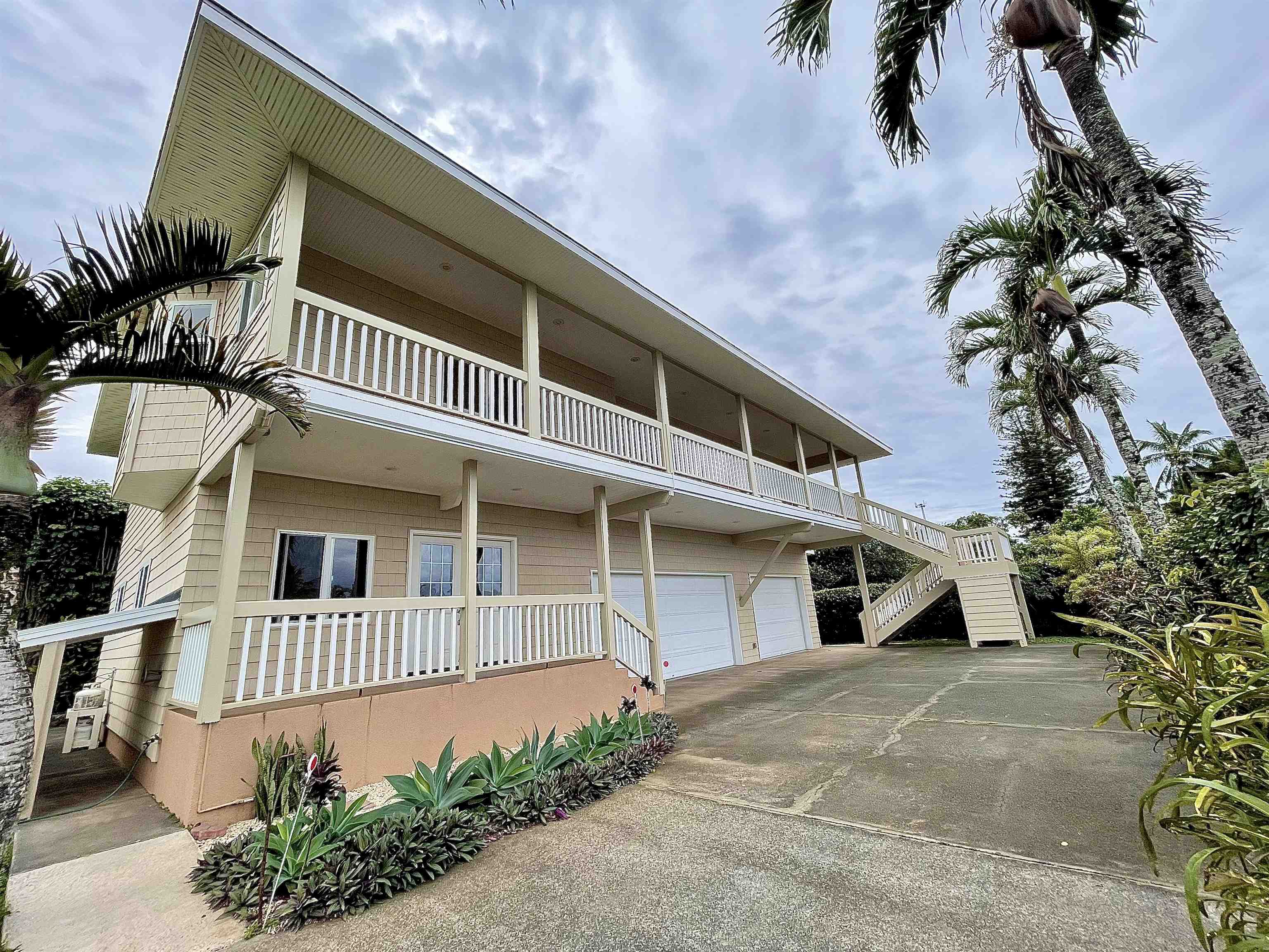 22  Hale Lio Pl Hale Lio Place, Haiku home - photo 2 of 50