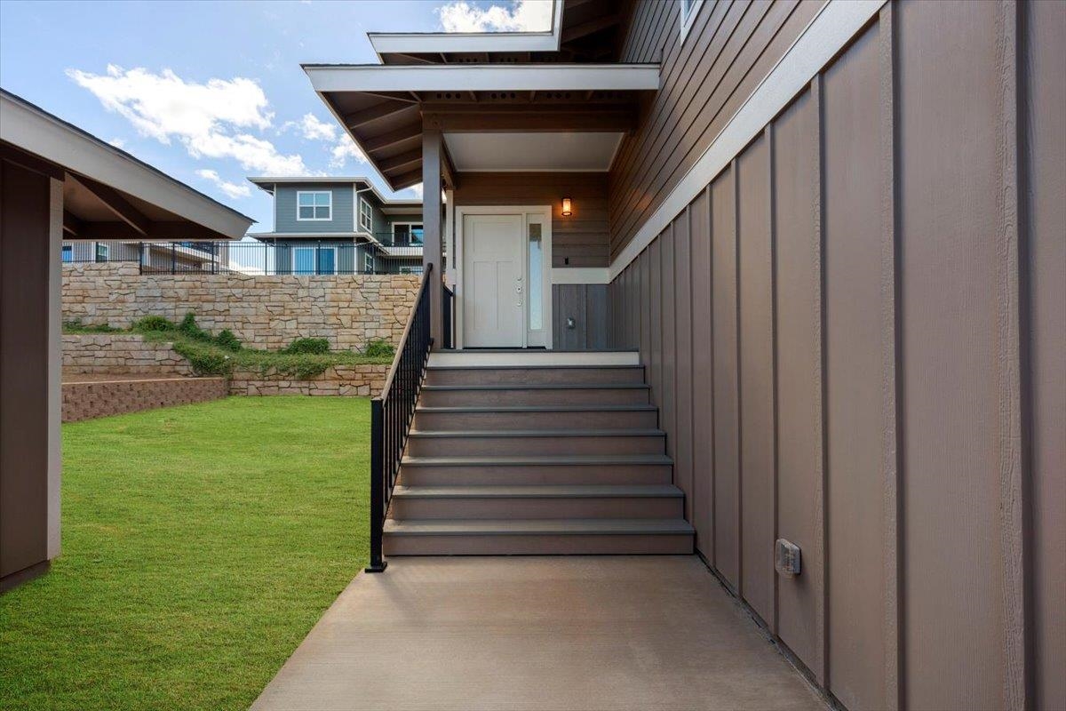 22  Maiaku St , Makawao/Olinda/Haliimaile home - photo 4 of 35