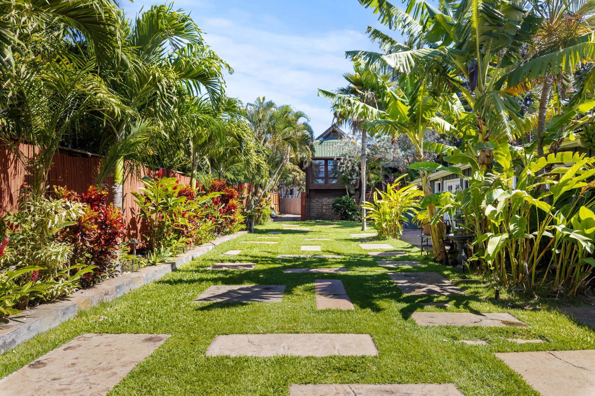 22  Waimahaihai St , Kihei home - photo 2 of 44