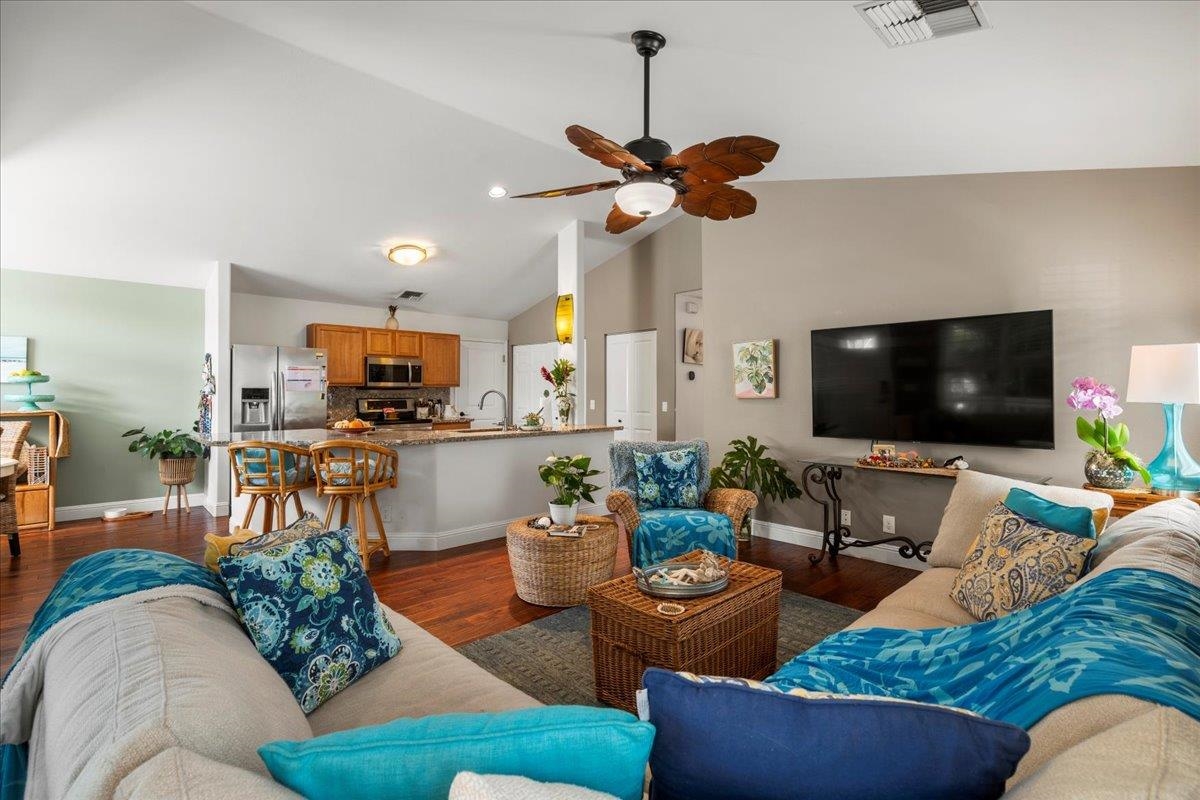 220  Oluea Cir , Kihei home - photo 6 of 35