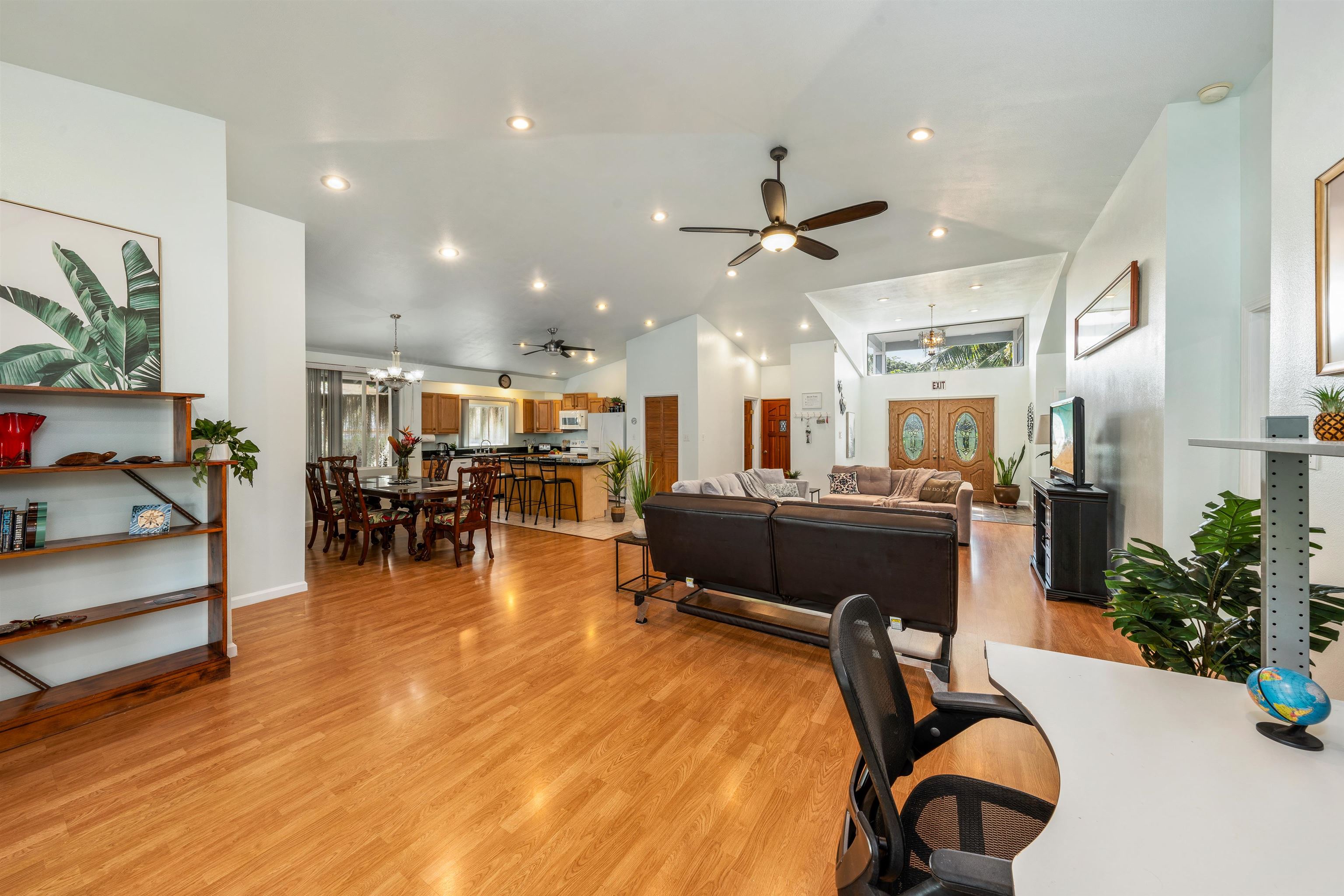 221  Mahie Pl Kilohana, Kihei home - photo 4 of 36