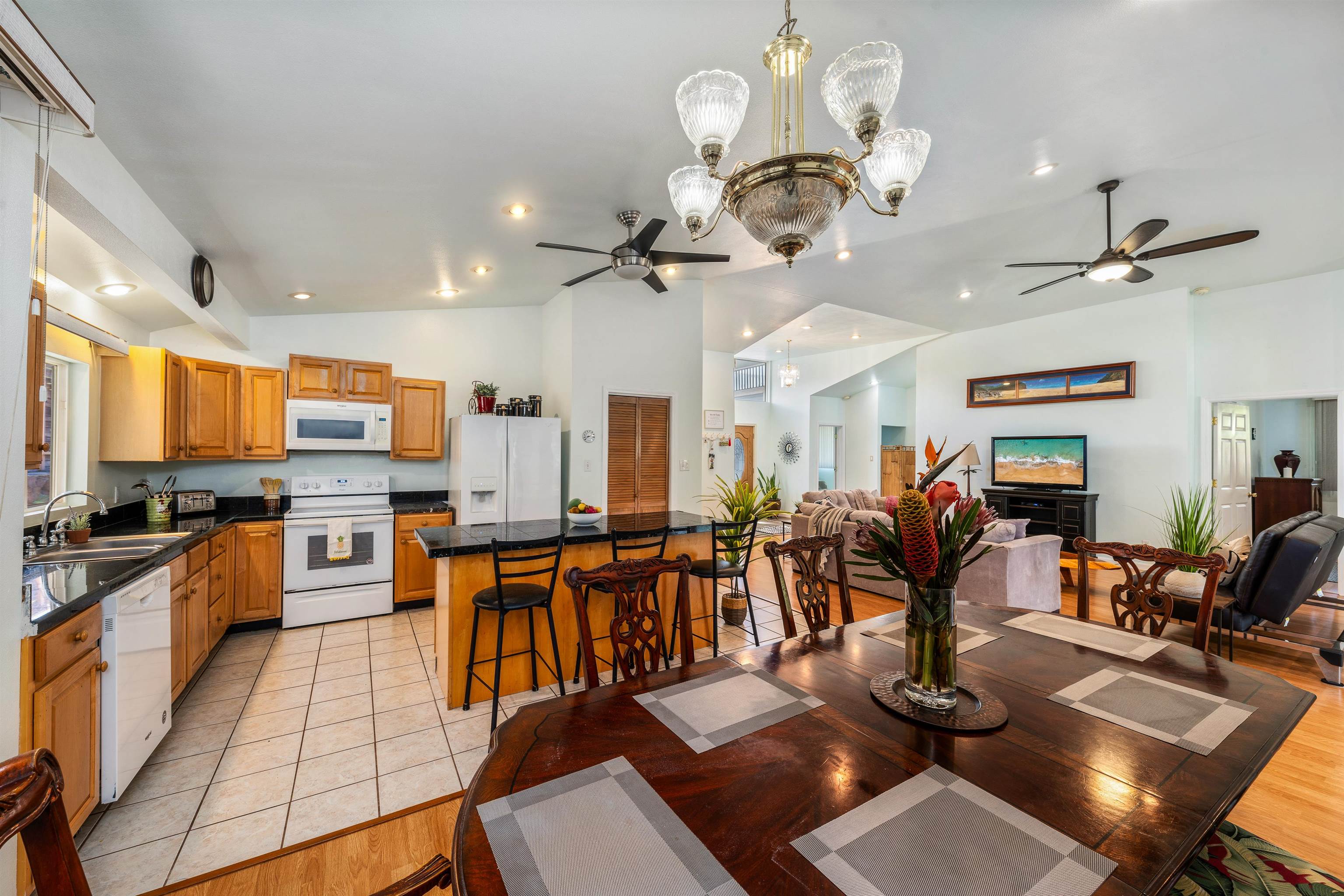 221  Mahie Pl Kilohana, Kihei home - photo 10 of 36