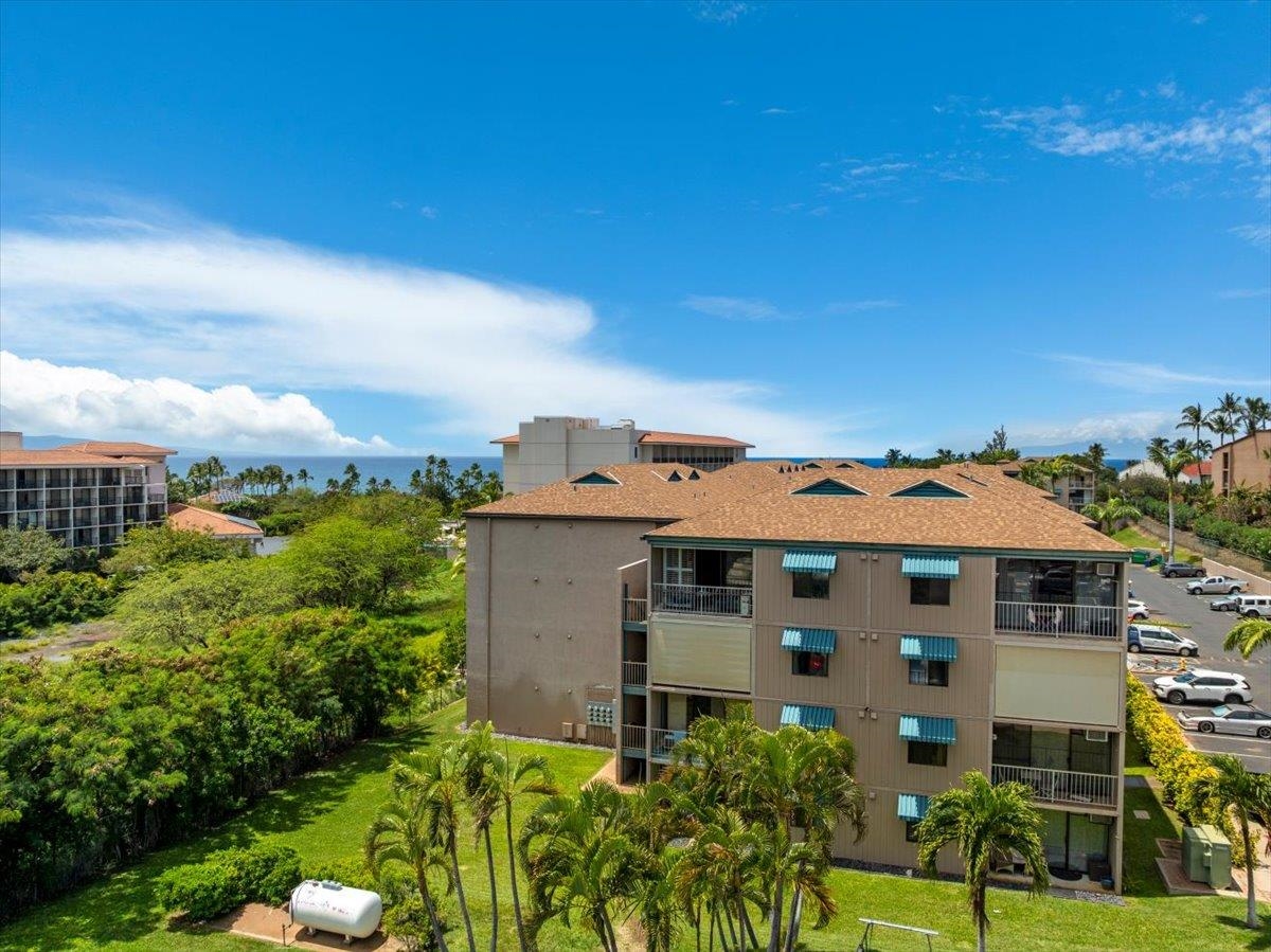 Pacific Shores condo # B414, Kihei, Hawaii - photo 39 of 42