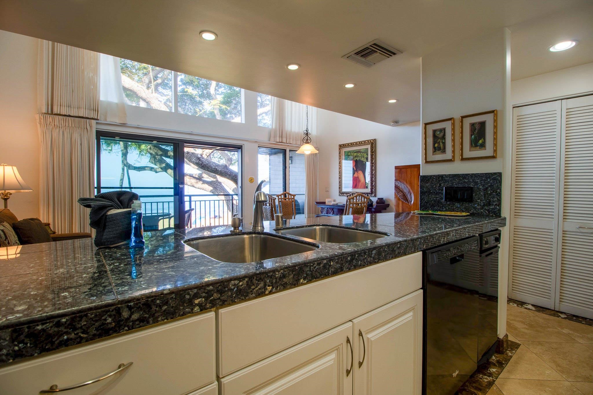 Kamaole One condo # 11, Kihei, Hawaii - photo 13 of 50