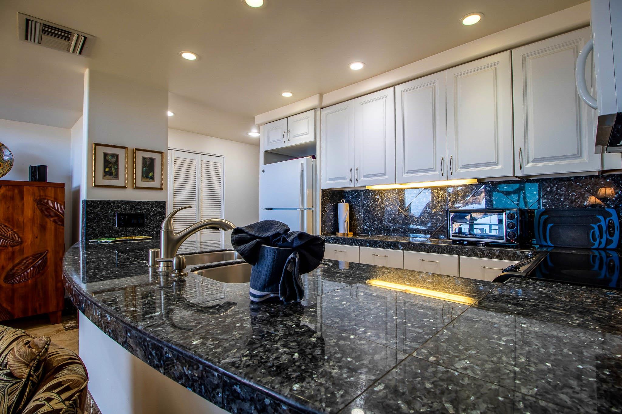 Kamaole One condo # 11, Kihei, Hawaii - photo 19 of 50