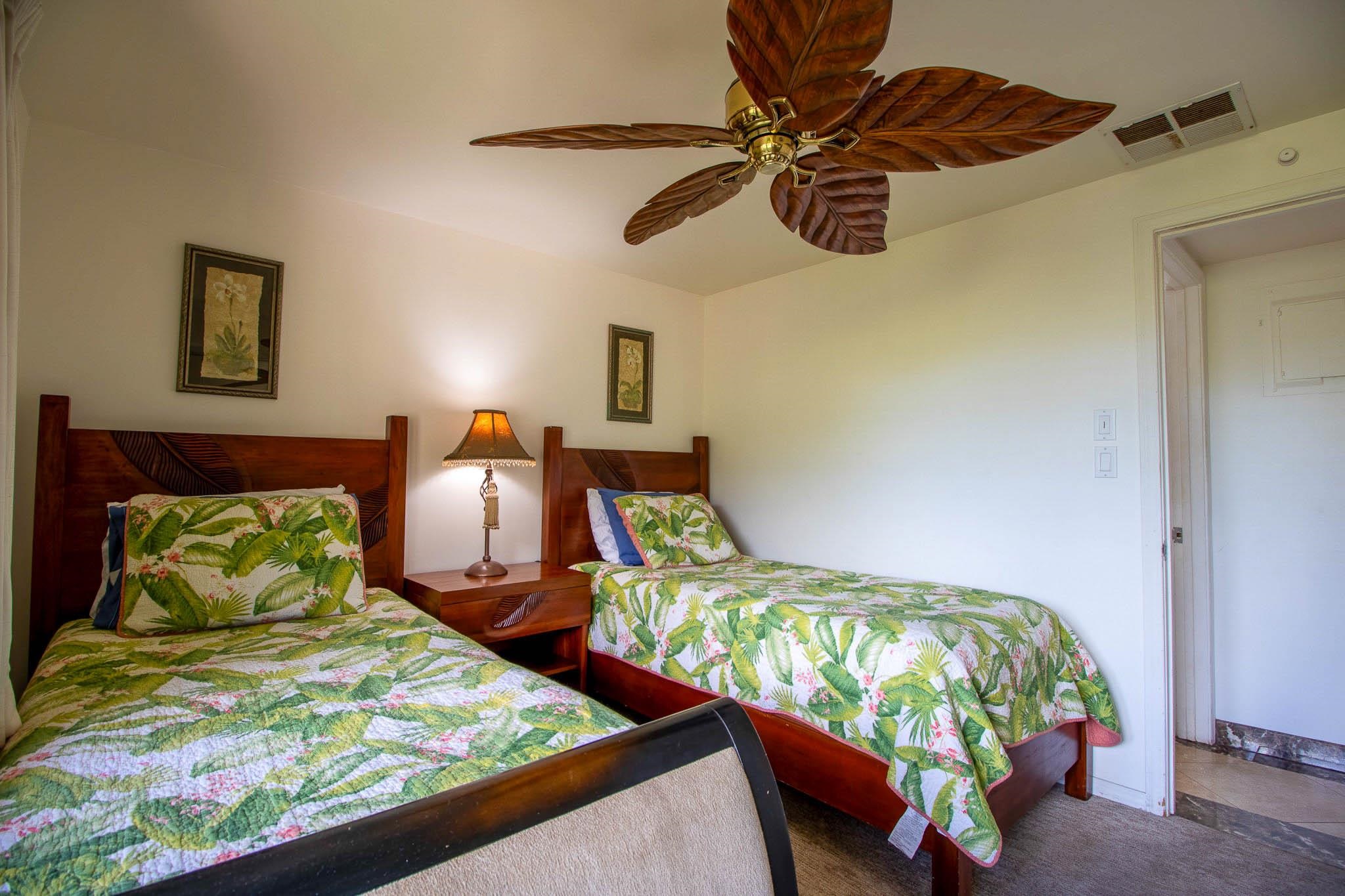 Kamaole One condo # 11, Kihei, Hawaii - photo 36 of 50