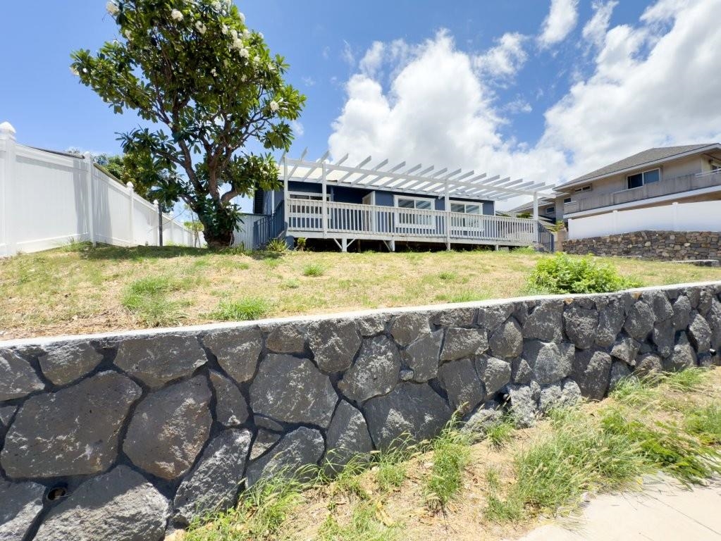 225  Papa Ave , Kahului home - photo 2 of 27