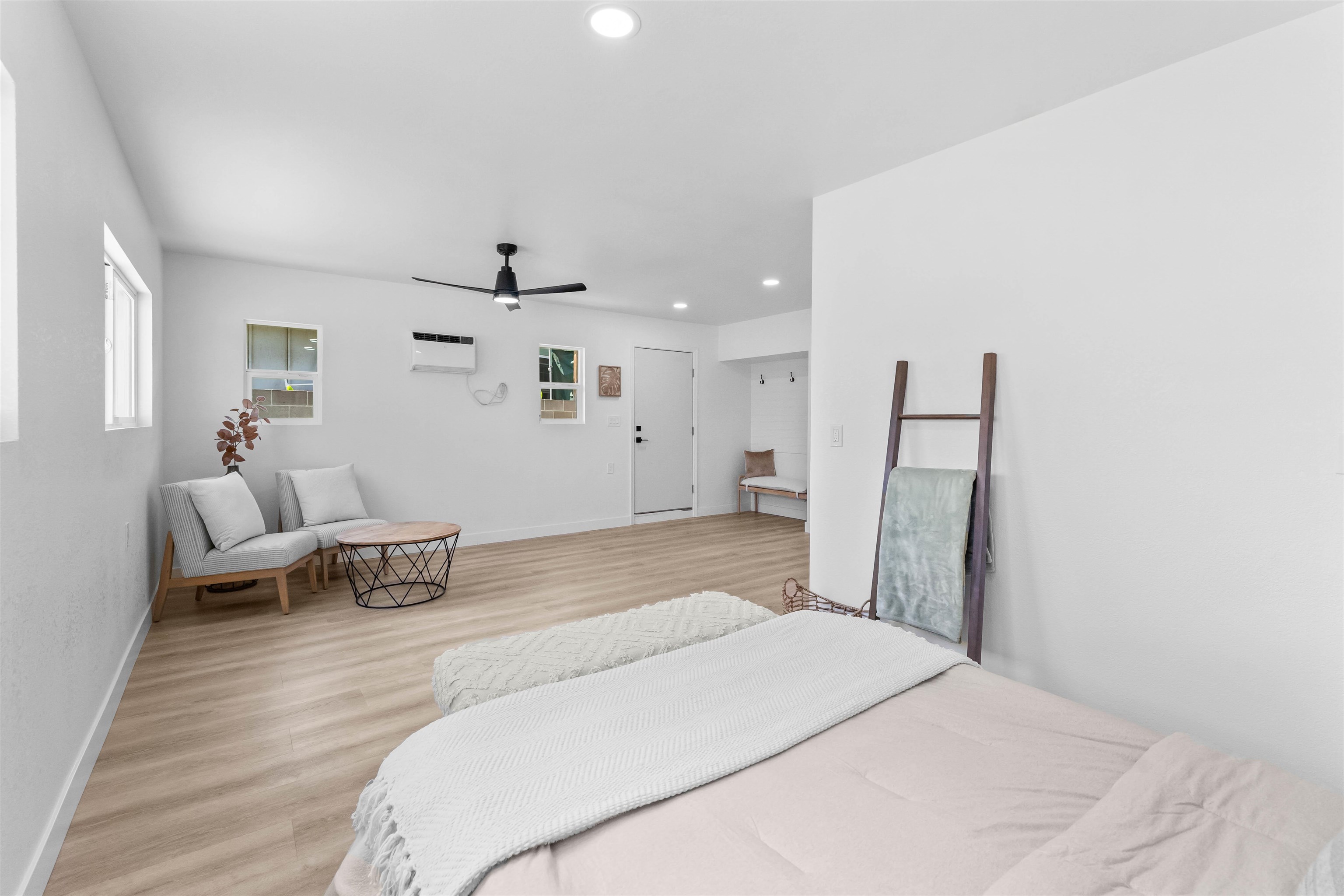 226  Hoomoku St , Kahului home - photo 3 of 50