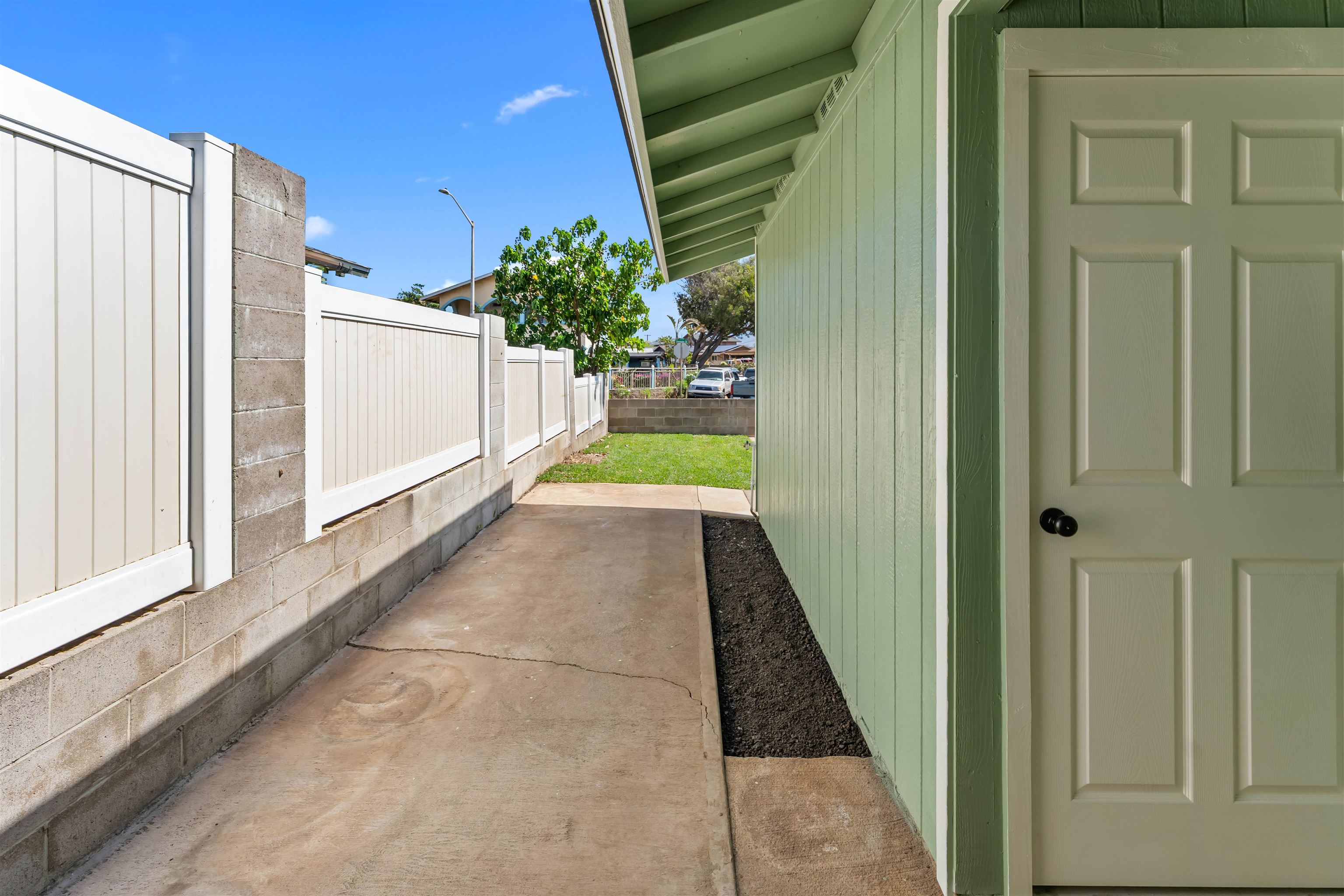 226  Hoomoku St , Kahului home - photo 36 of 50