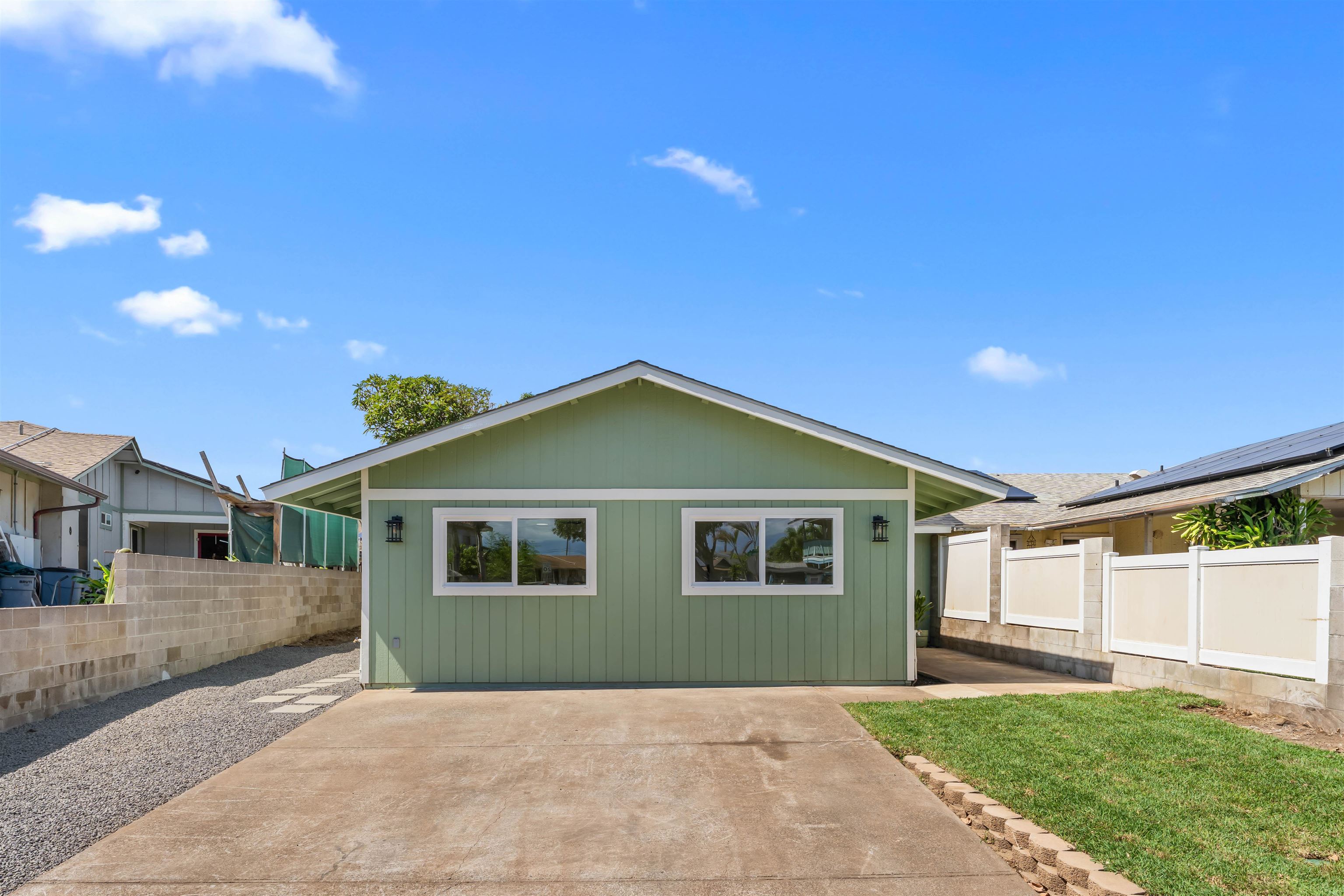 226  Hoomoku St , Kahului home - photo 5 of 50