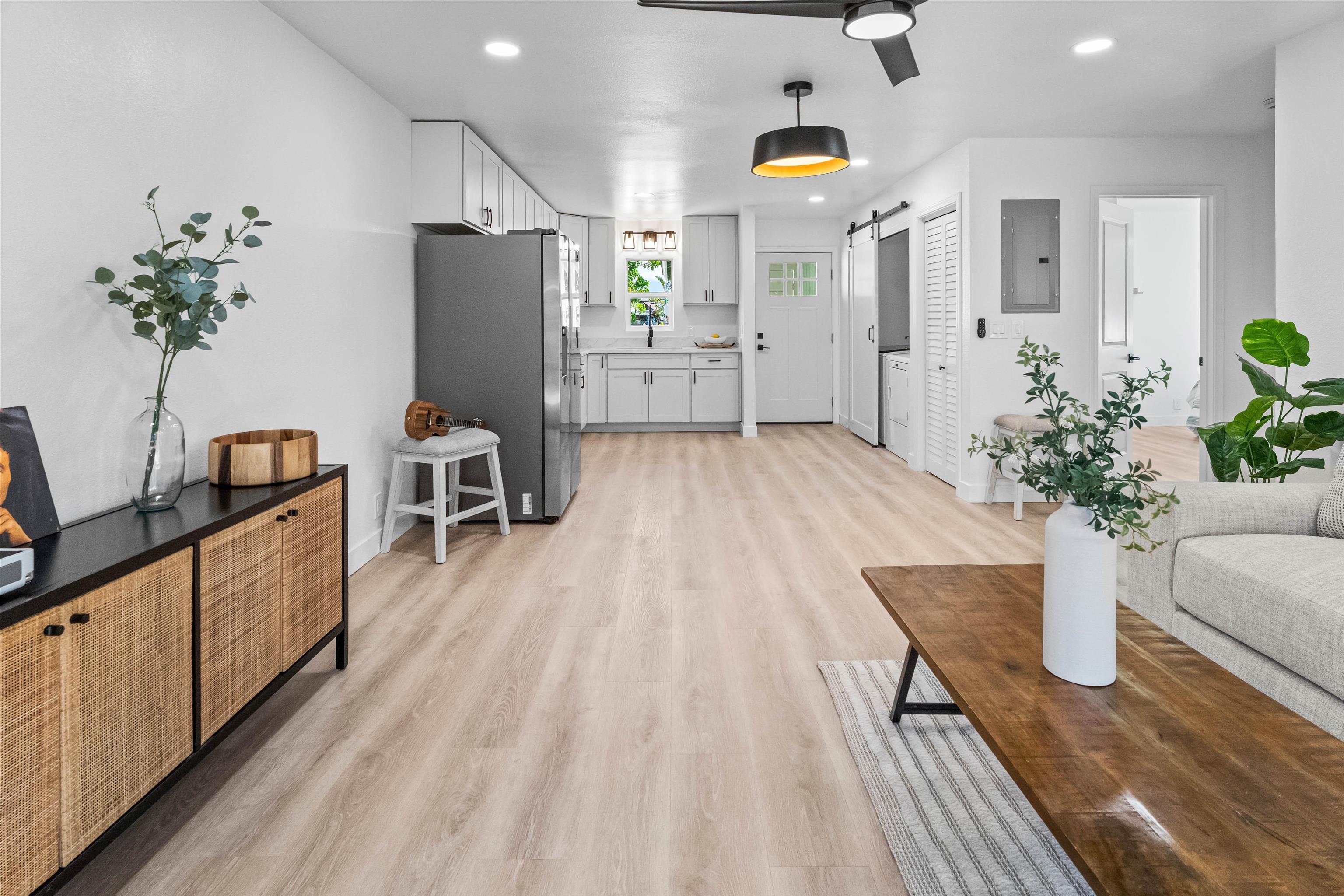 226  Hoomoku St , Kahului home - photo 8 of 50