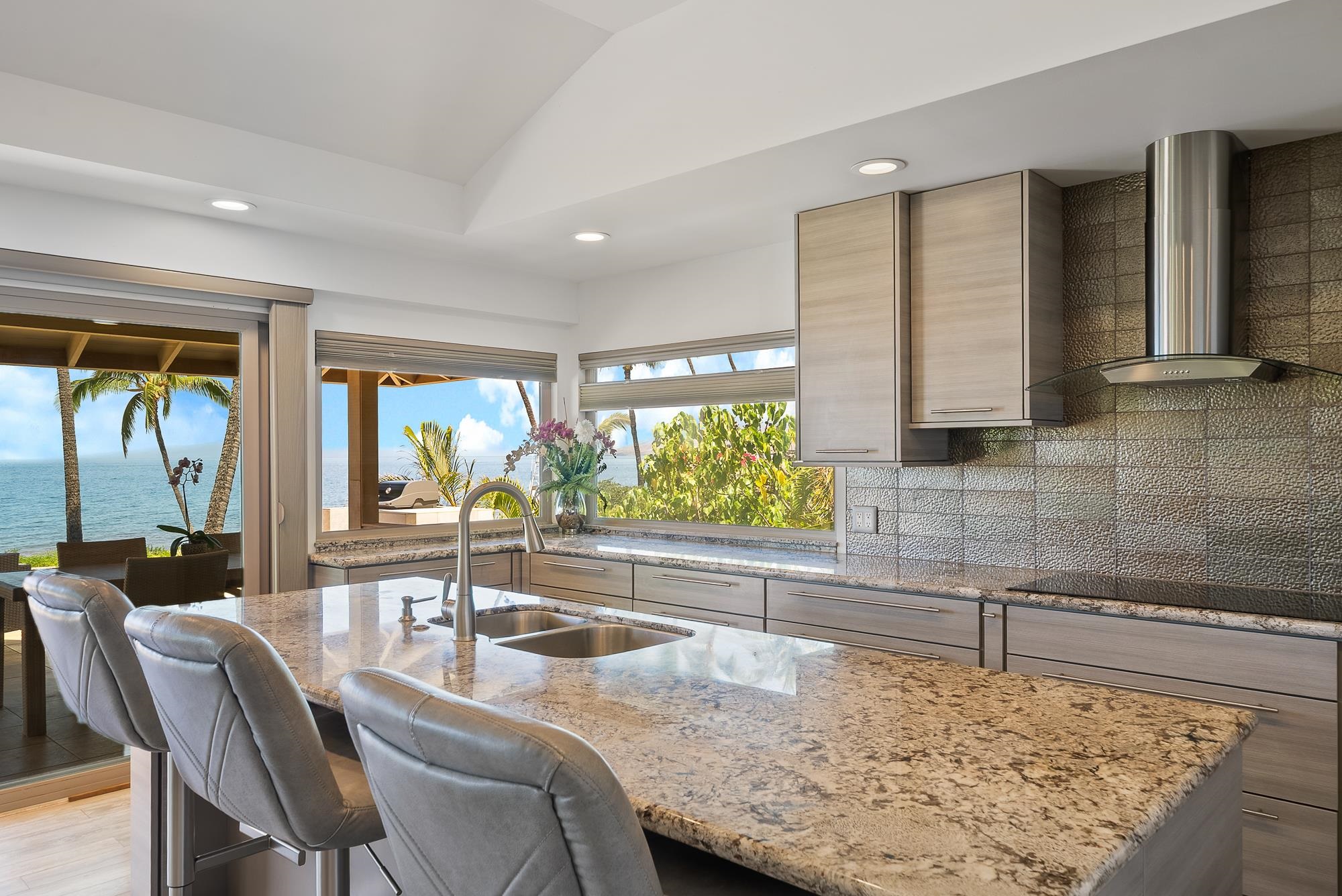 2274  Kihei Rd Kamaole Beach I, Kihei home - photo 13 of 42