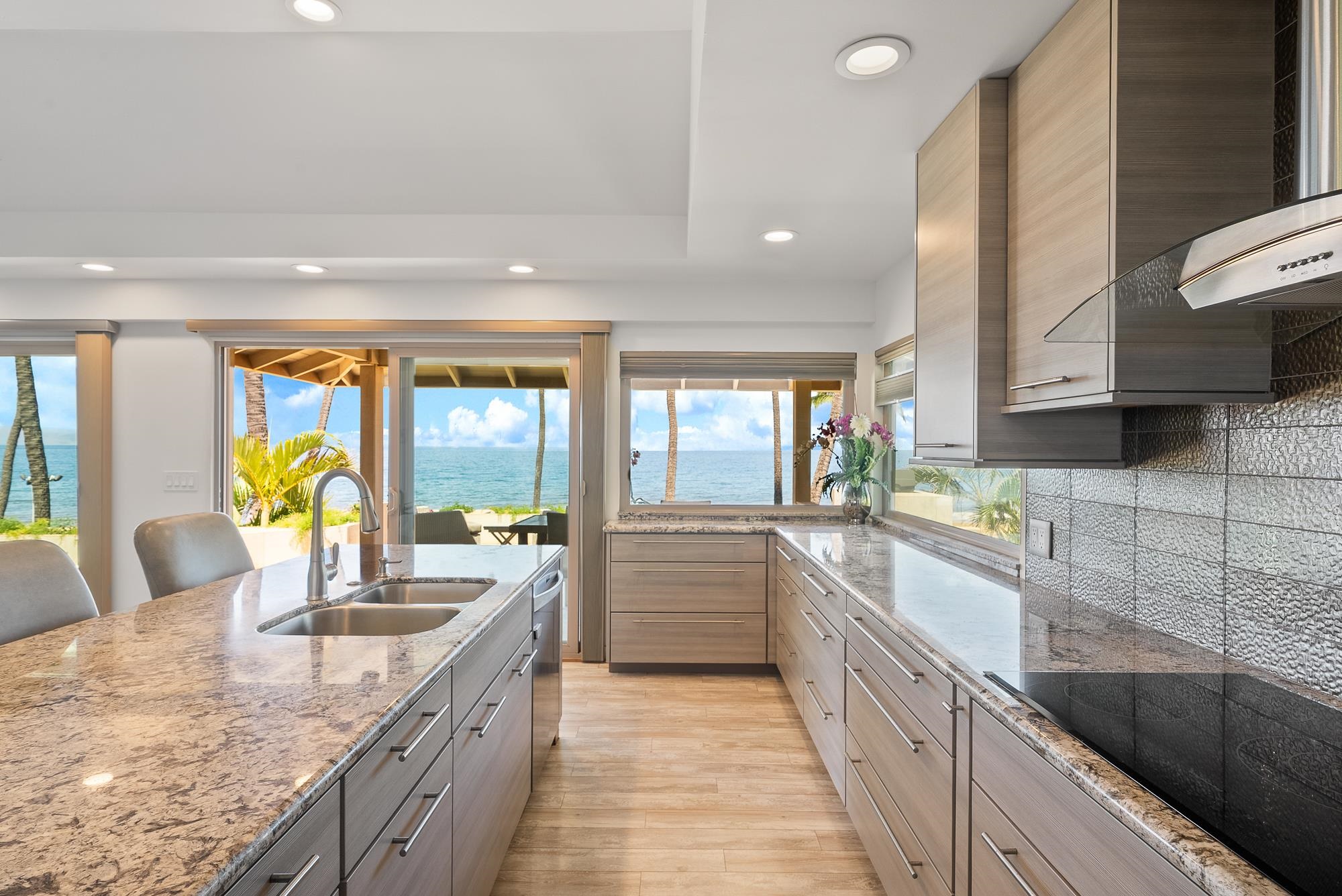 2274  Kihei Rd Kamaole Beach I, Kihei home - photo 15 of 42