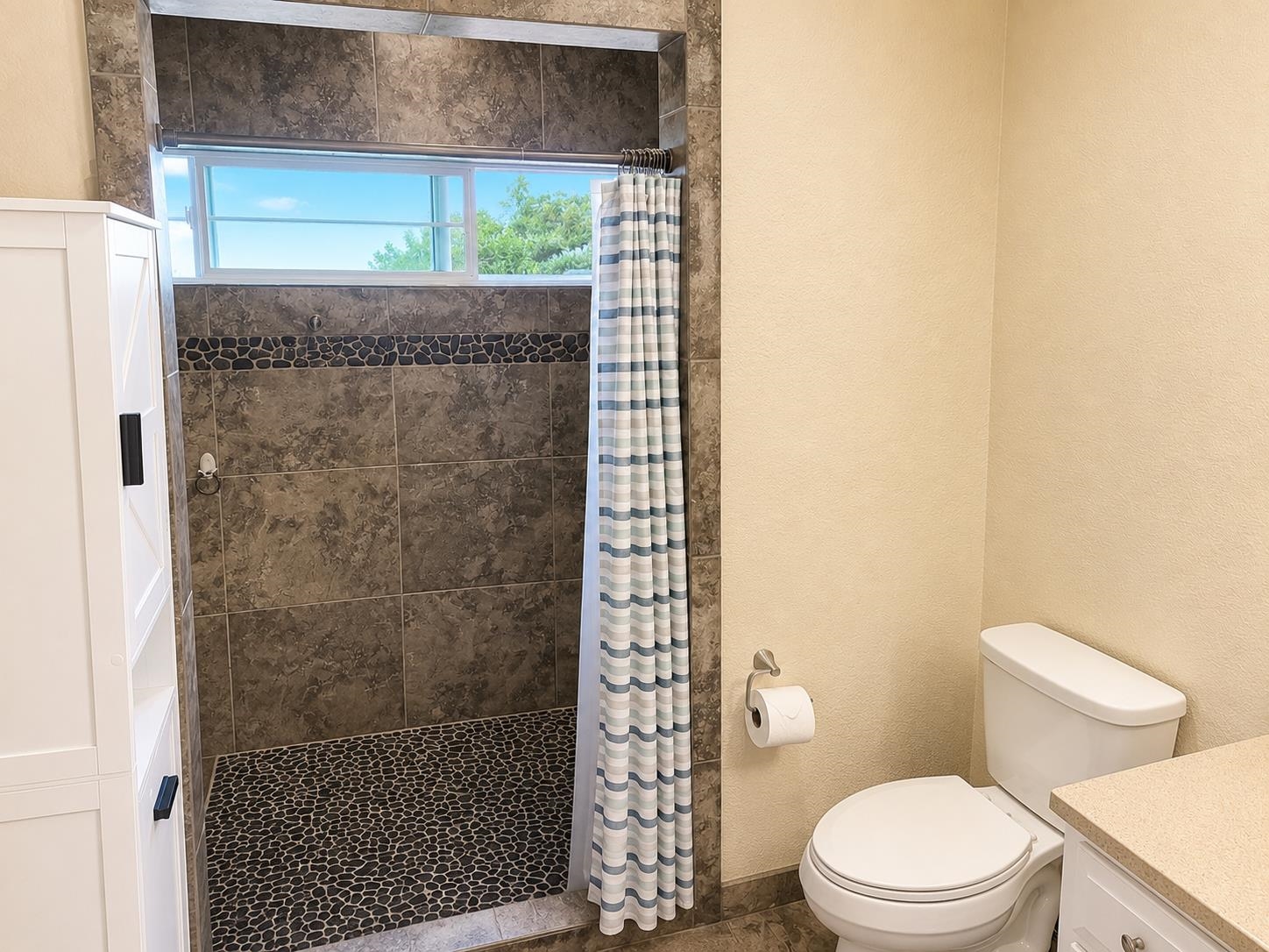 2296  Mokuhau Rd , Wailuku home - photo 15 of 41