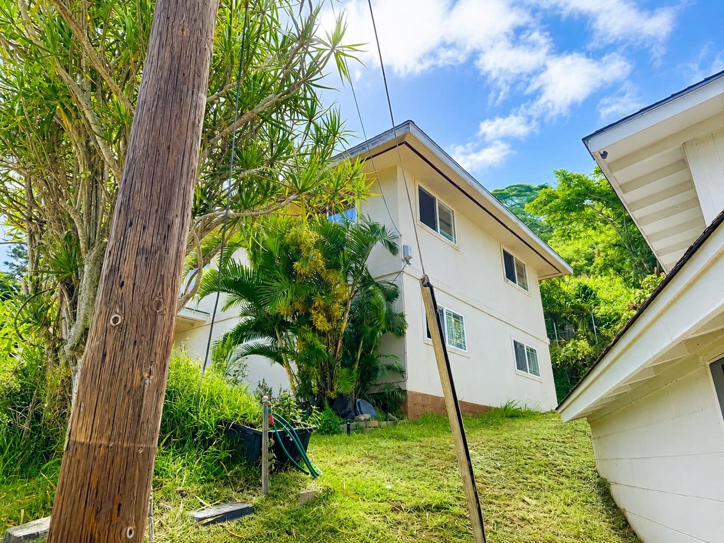 2296  Mokuhau Rd , Wailuku home - photo 3 of 41